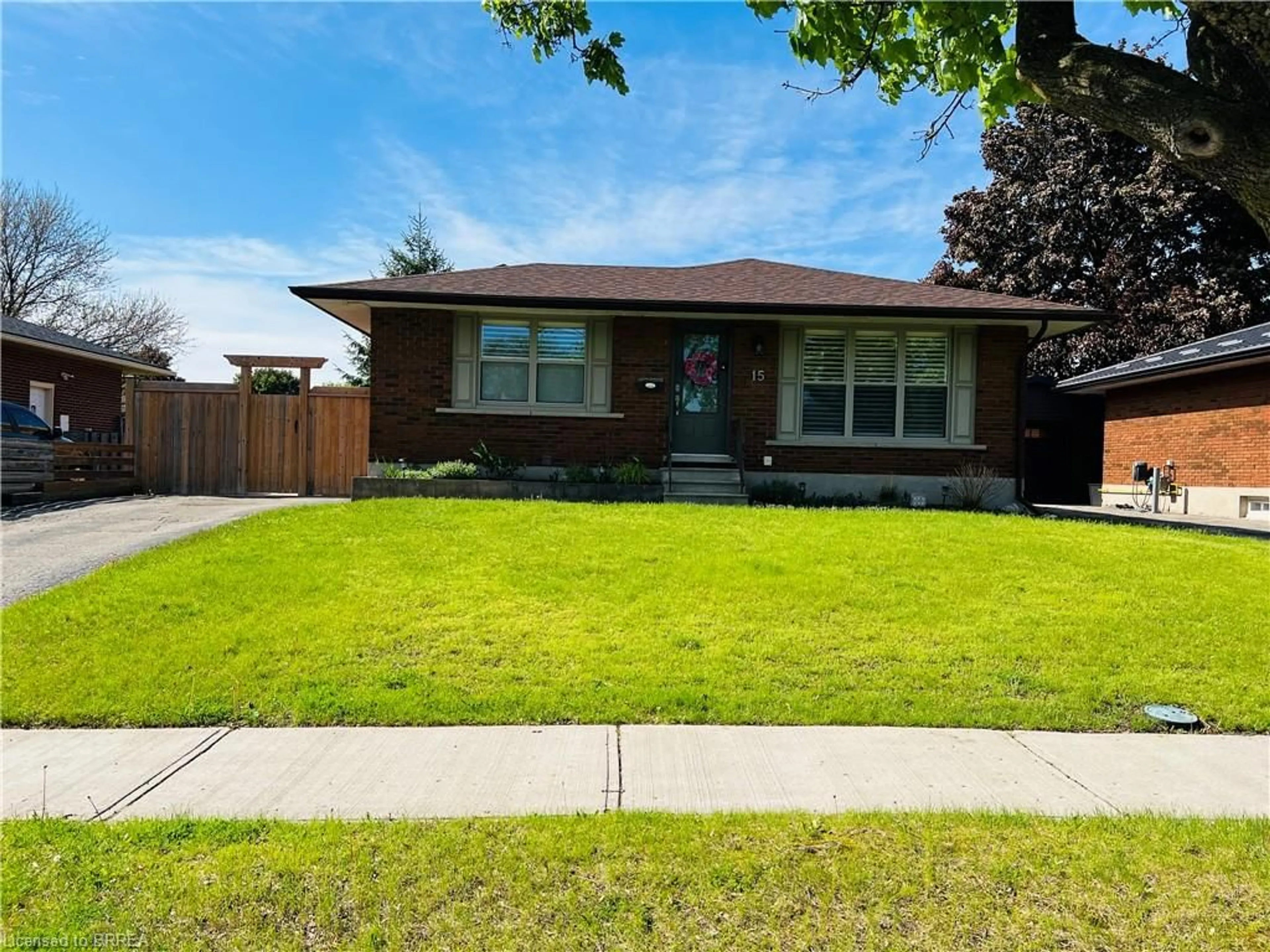 Home with brick exterior material, street for 15 Blueridge Cres, Brantford Ontario N3R 5E6