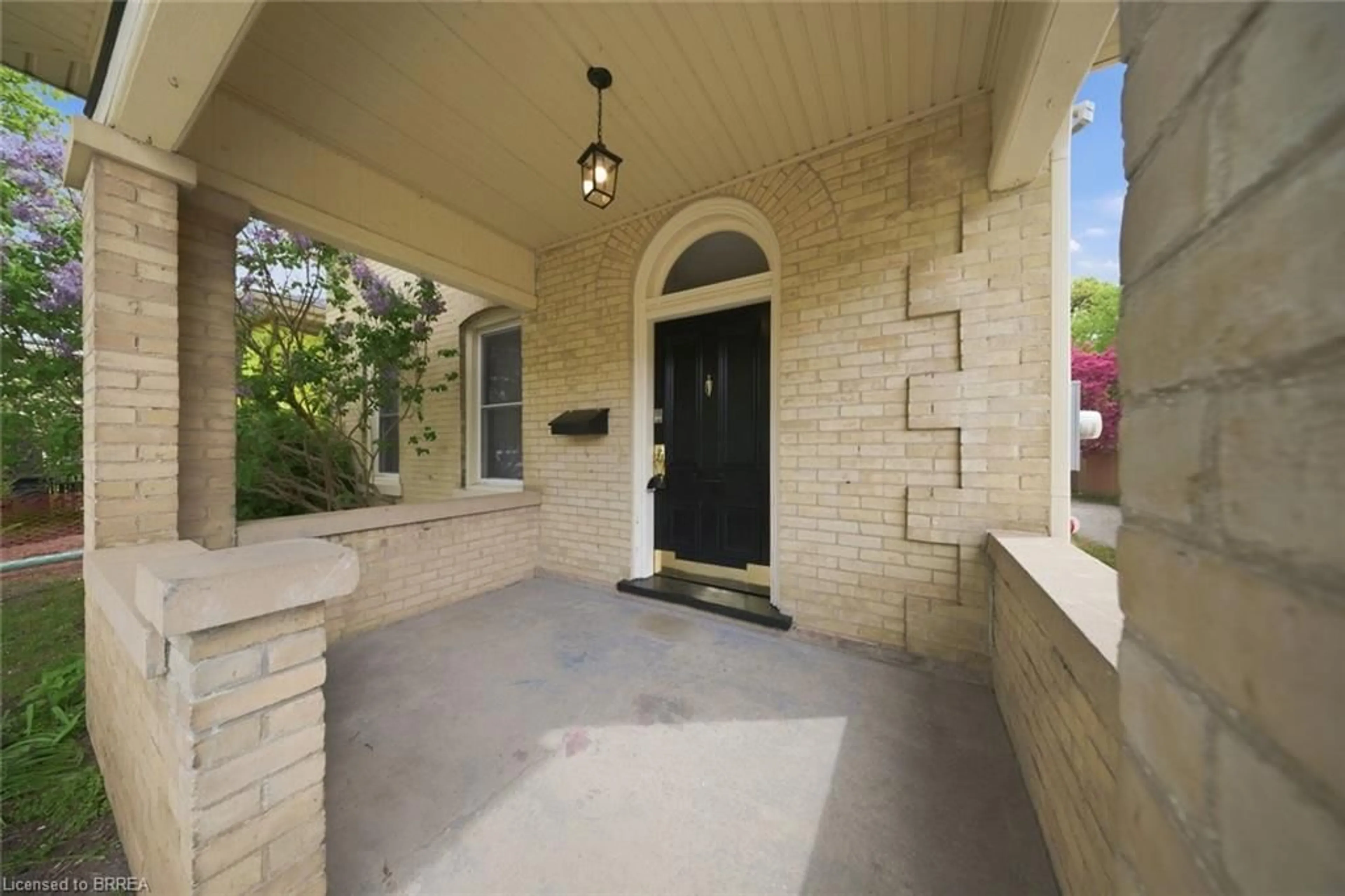 Unknown for 61 William St, Brantford Ontario N3T 3K6