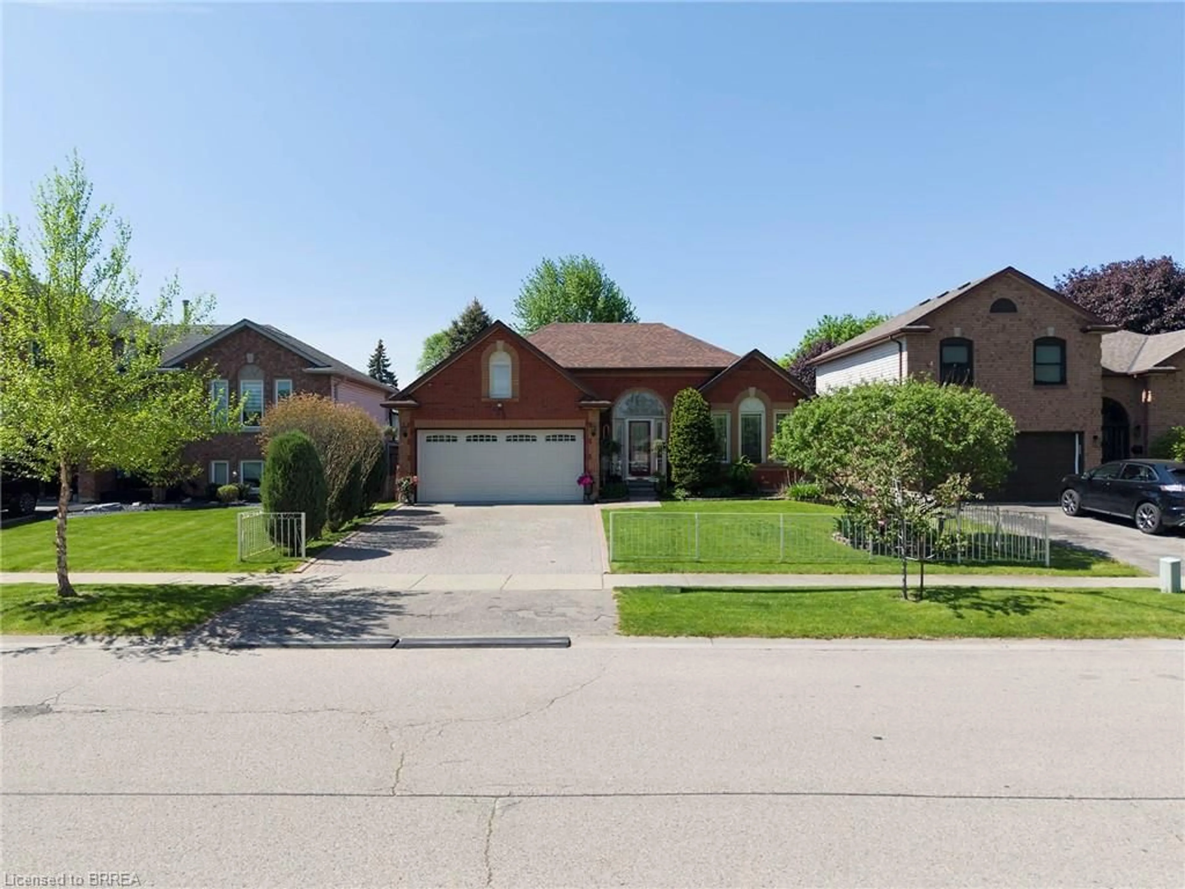 Home with brick exterior material, street for 25 Maplecrest Lane, Brantford Ontario N3R 7T9