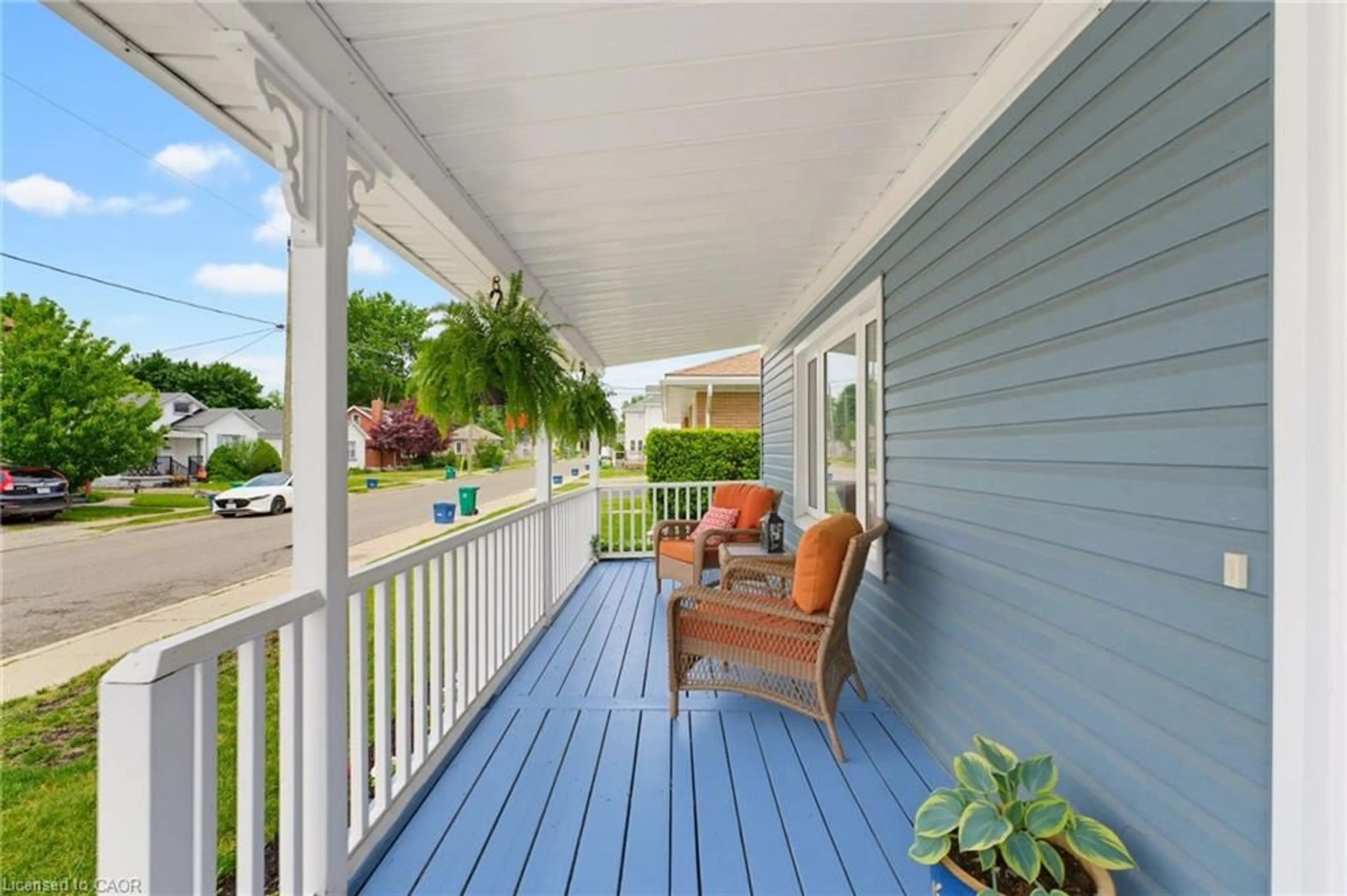 Patio, street for 51 East St, Cambridge Ontario N1R 4P2