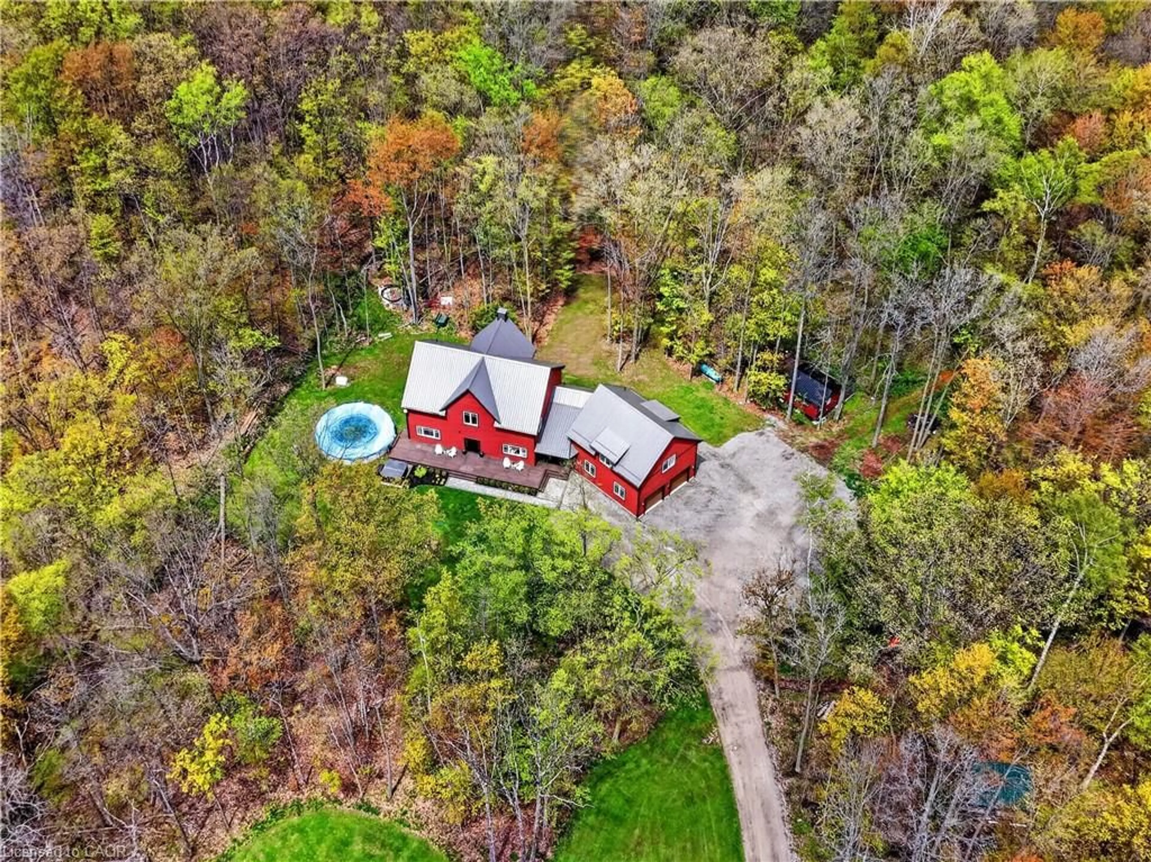 A pic from outside/outdoor area/front of a property/back of a property/a pic from drone, unknown for 815 Tice Rd, Fenwick Ontario L0S 1C0
