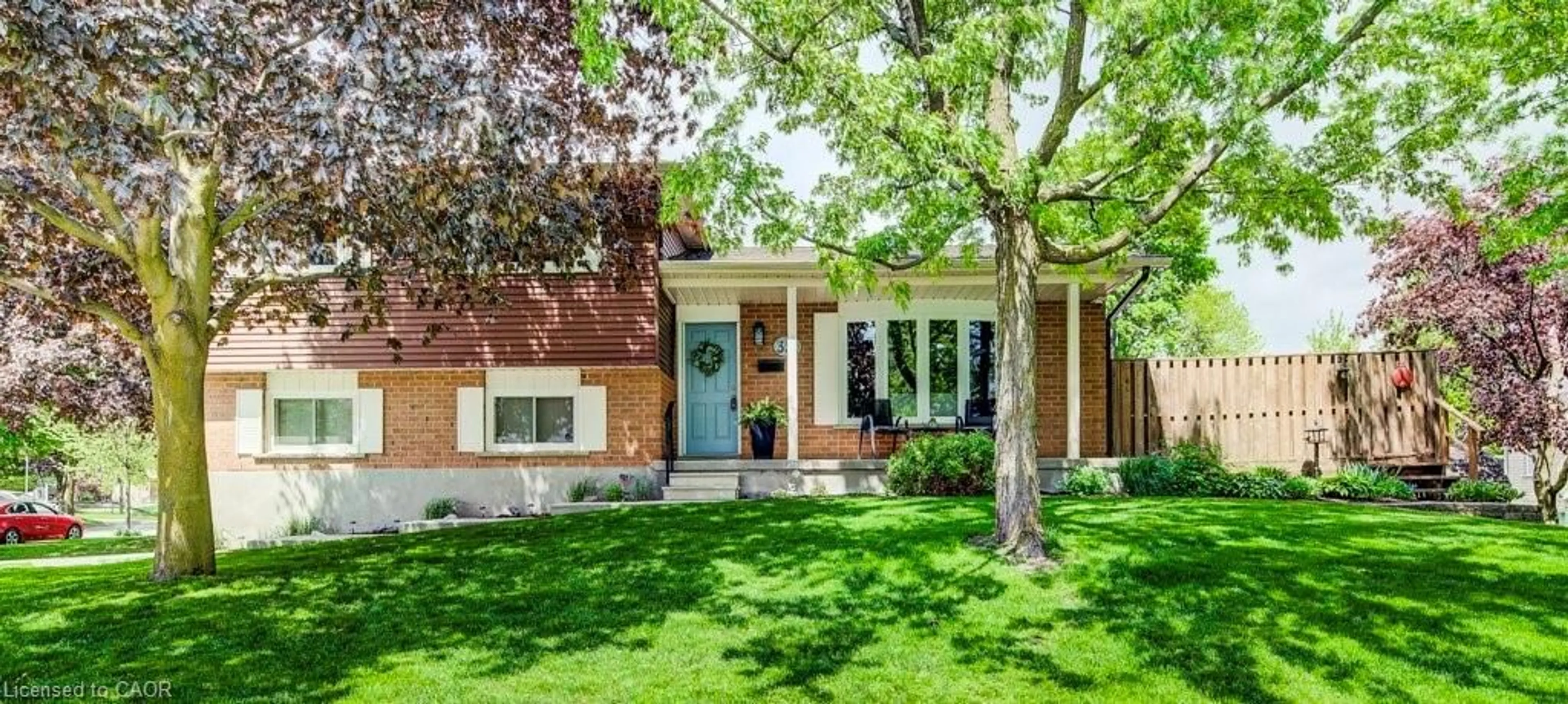 Home with brick exterior material, street for 351 Auburn Dr, Waterloo Ontario N2K 3K8