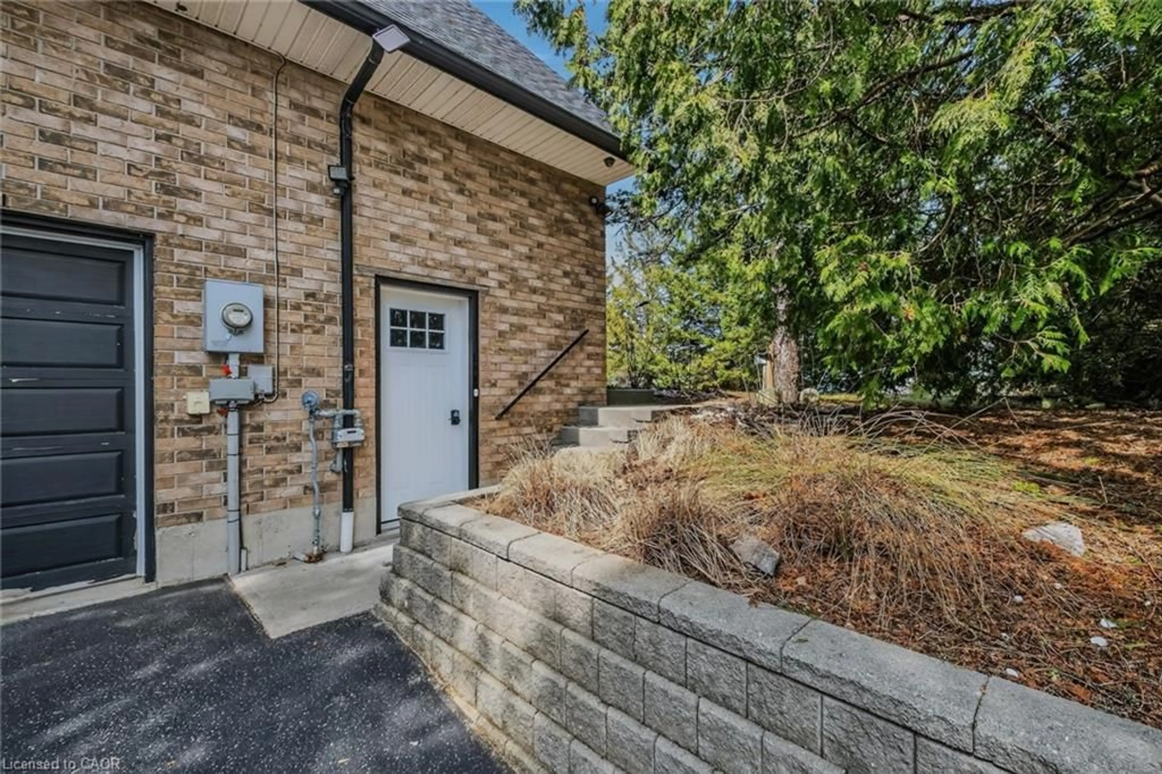 Home with brick exterior material, street for 208 Victoria St, Simcoe Ontario N3Y 4K2