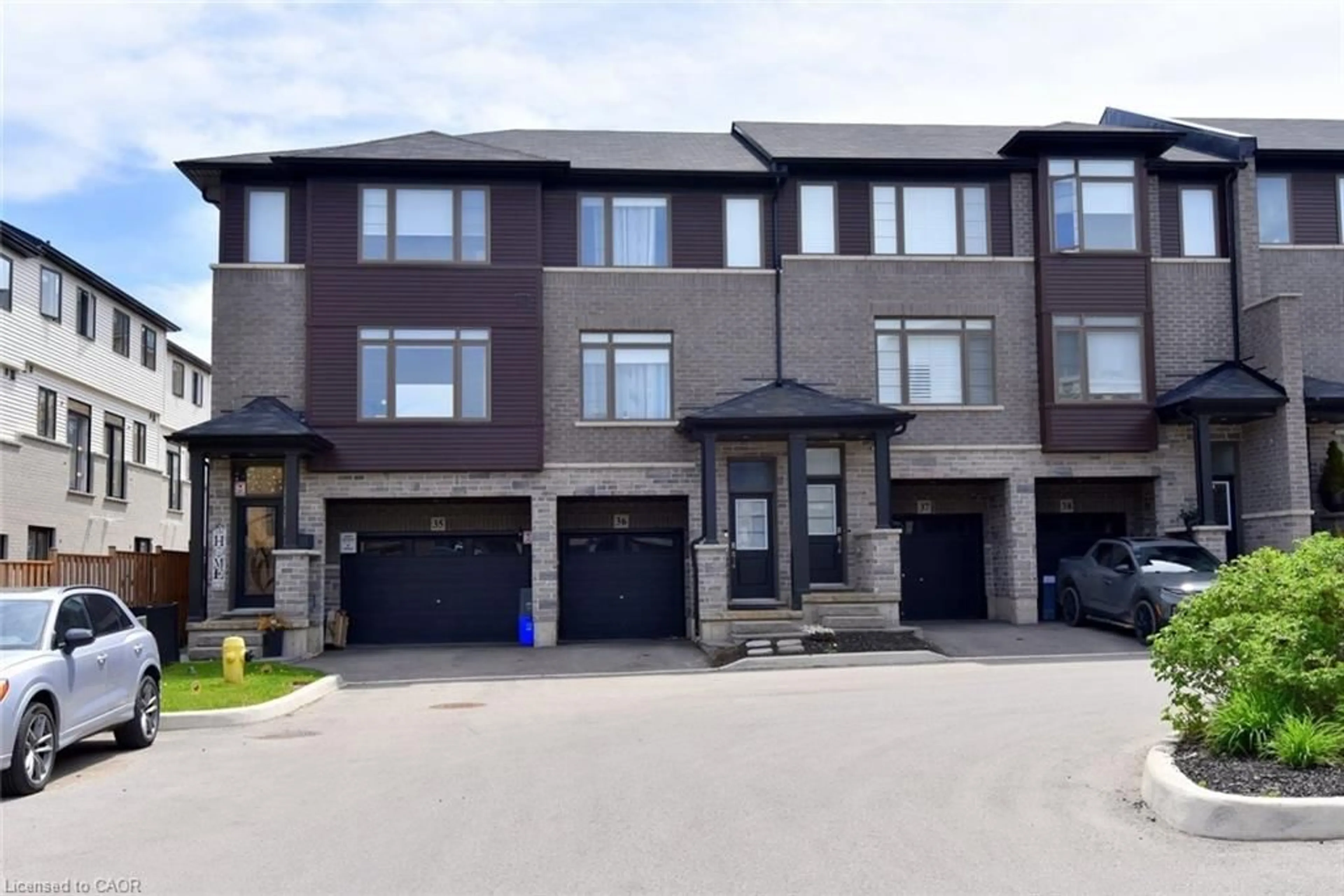 A pic from outside/outdoor area/front of a property/back of a property/a pic from drone, street for 5000 Connor Dr #36, Beamsville Ontario L3J 0T4