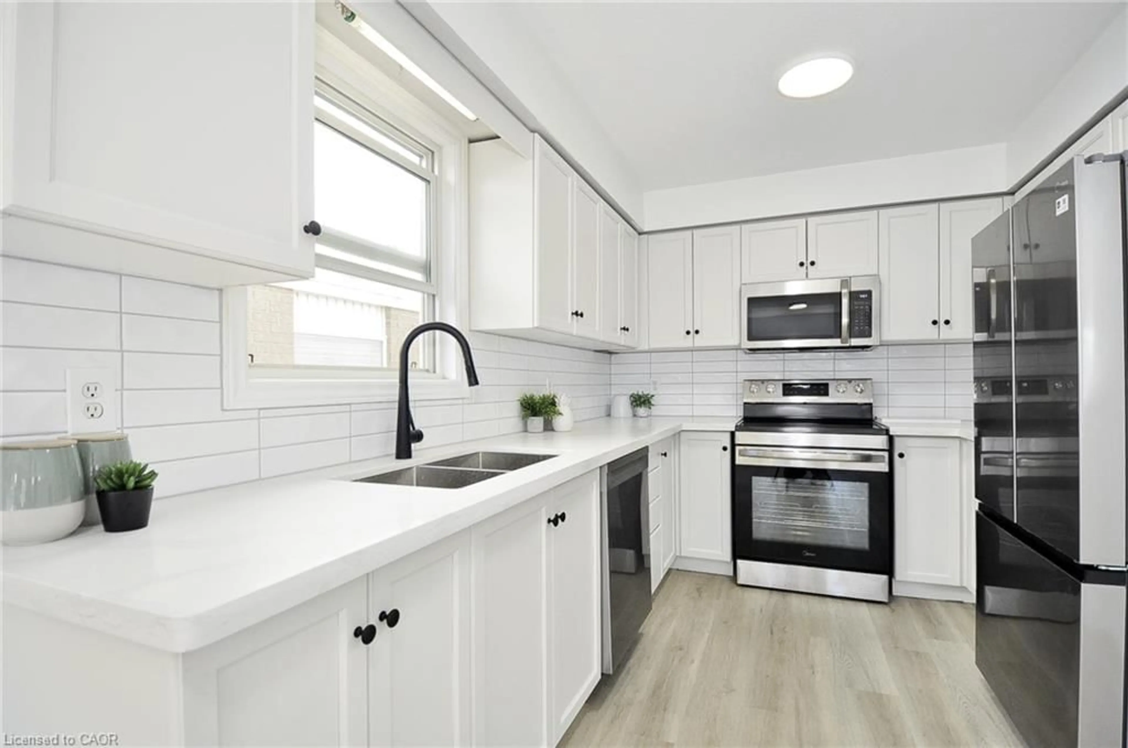 Unknown for 32 Kroeger Cres, Cambridge Ontario N3C 4J7