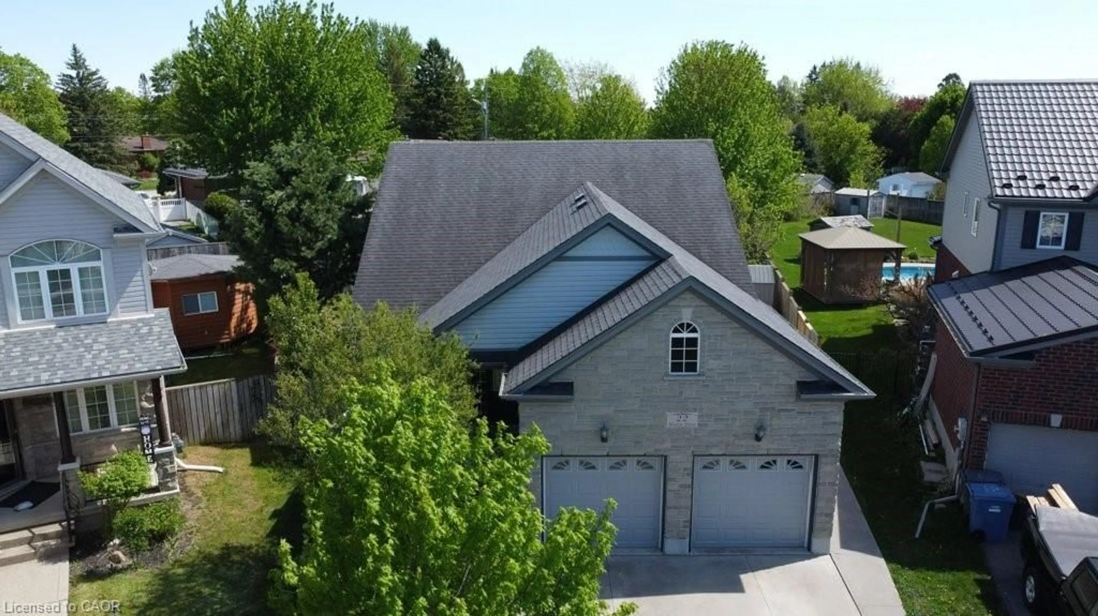 A pic from outside/outdoor area/front of a property/back of a property/a pic from drone, street for 22 Mullin Dr, Guelph Ontario N1E 0E1