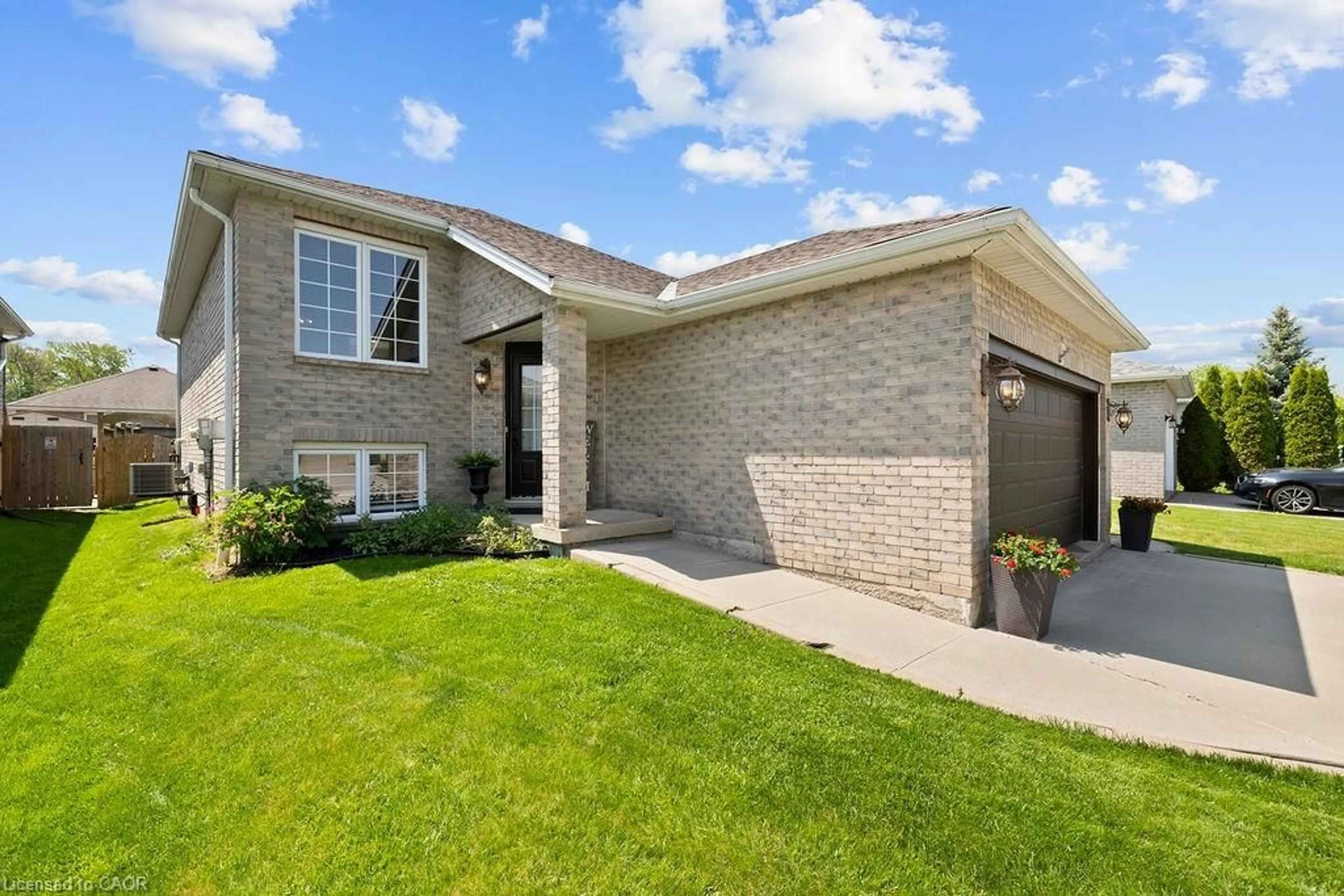 Home with brick exterior material, street for 19 Brewster Way, Brantford Ontario N3T 6N2