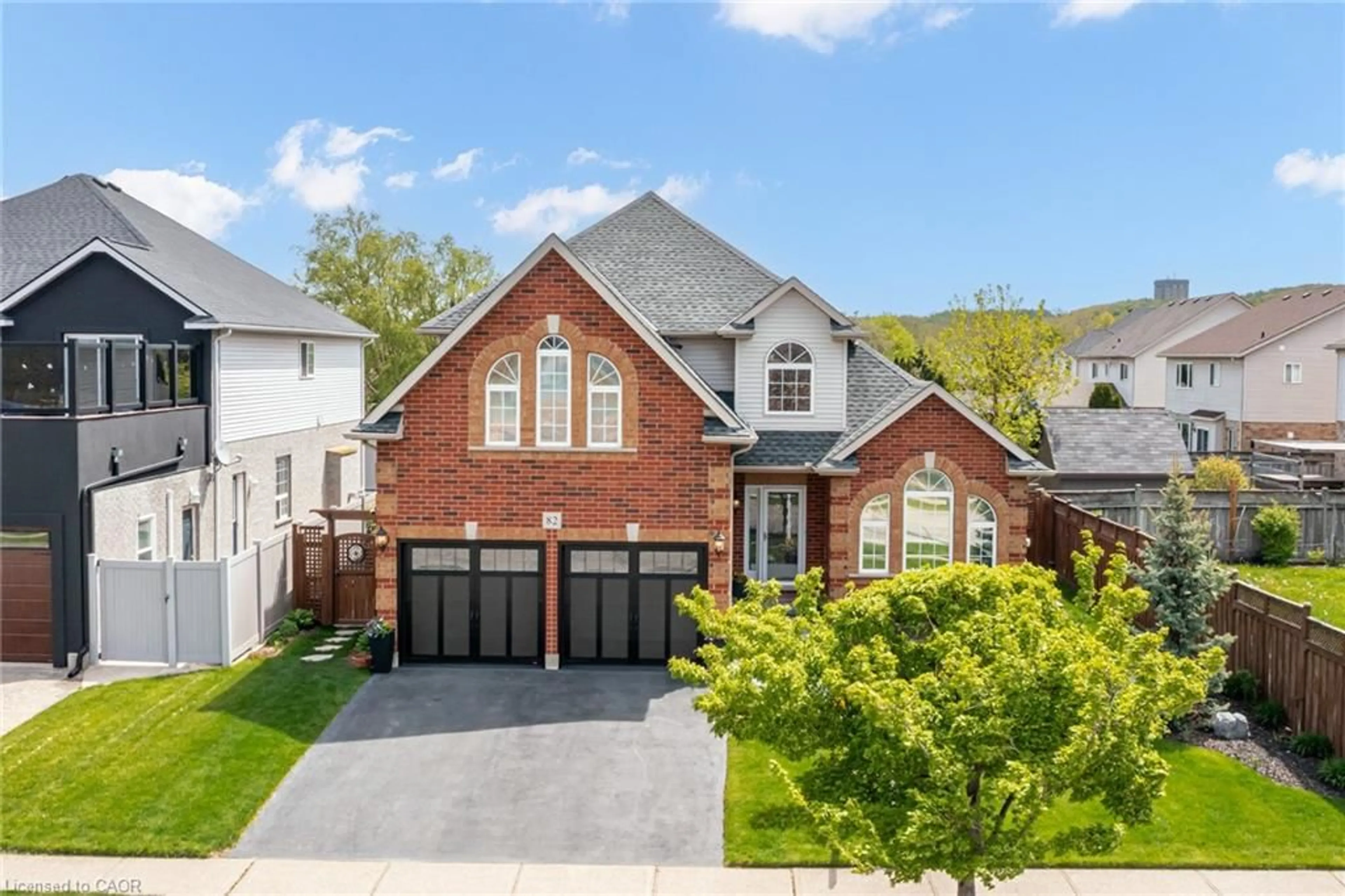 Home with brick exterior material, street for 82 Vansickle Rd, St. Catharines Ontario L2S 3Y6