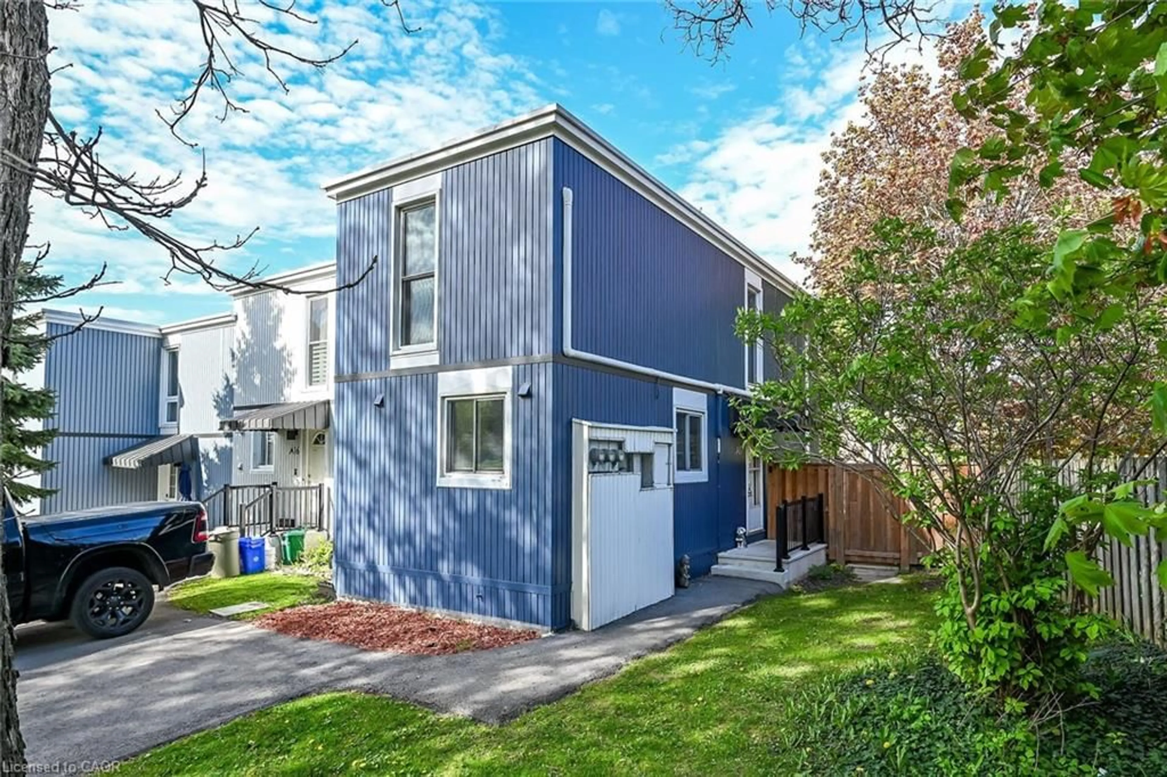 Home with vinyl exterior material, street for 25 Britten Close #A17, Hamilton Ontario L9C 4J8
