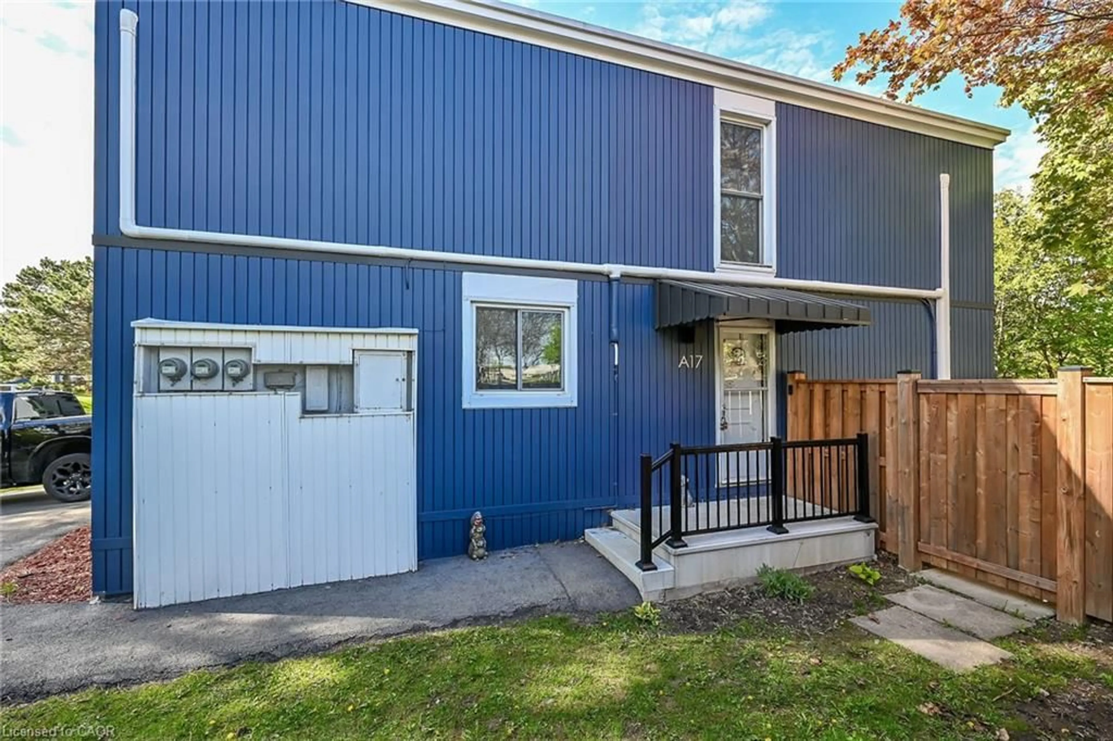 Home with vinyl exterior material, street for 25 Britten Close #A17, Hamilton Ontario L9C 4J8