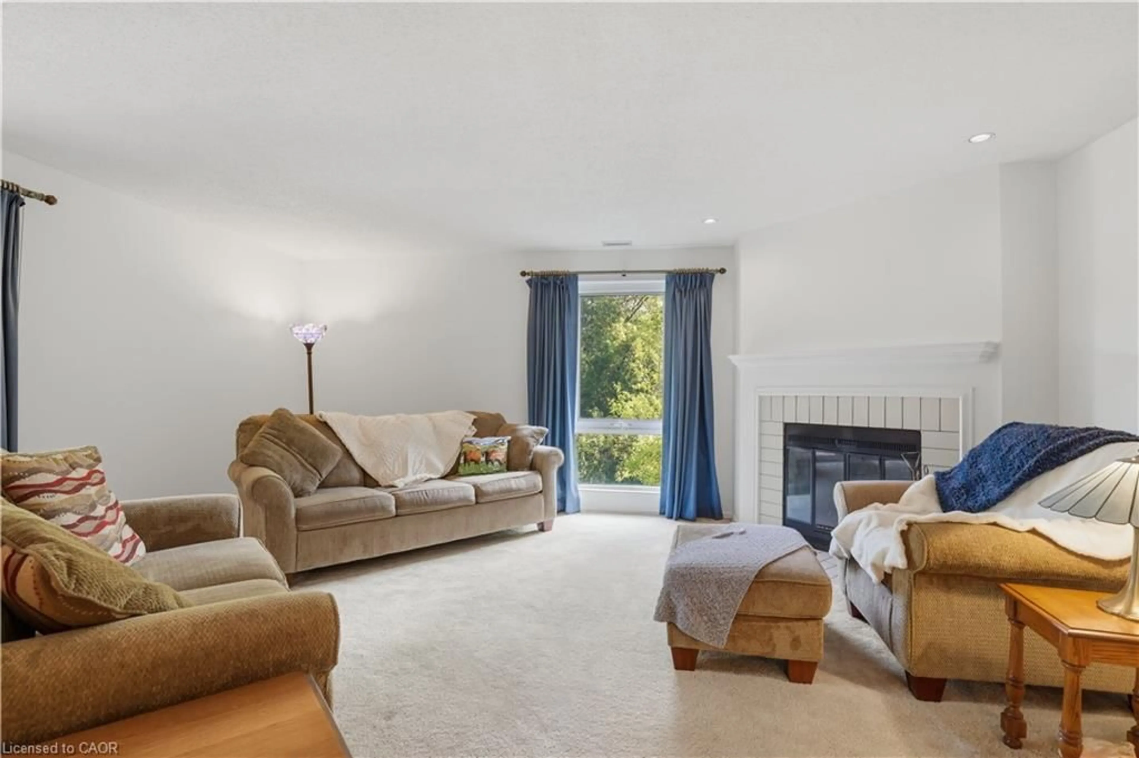 Living room with furniture, unknown for 52 Blue Springs Dr #22, Waterloo Ontario N2J 4M4