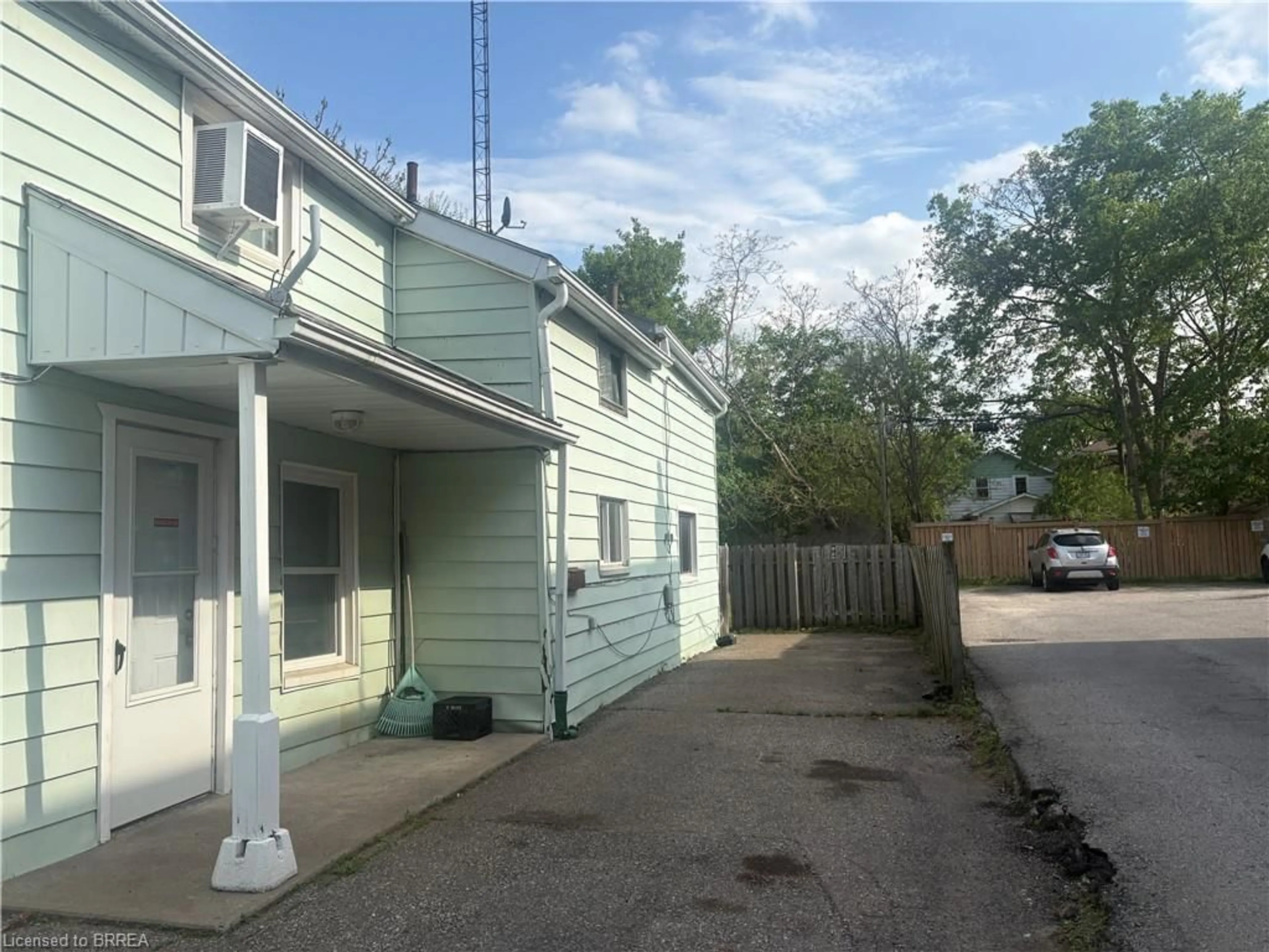 Unknown for 13 Sheridan St, Brantford Ontario N3T 2P7