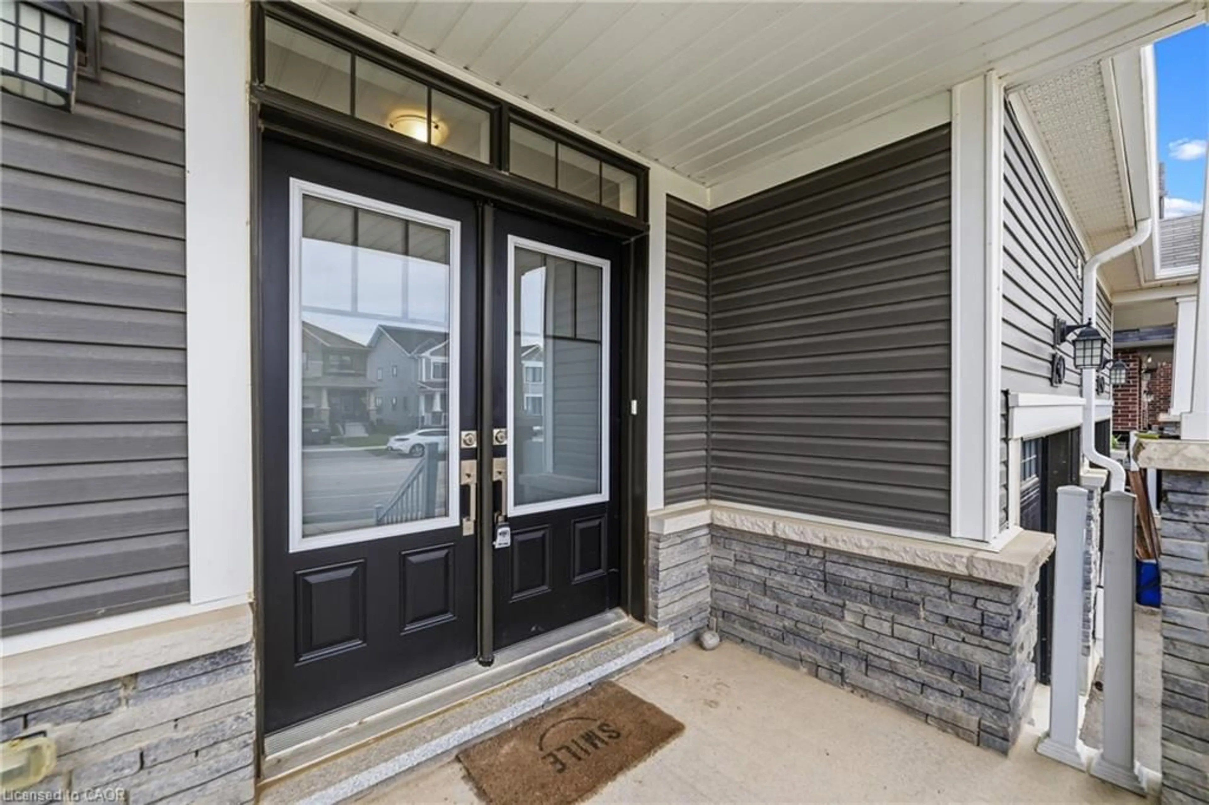 Indoor entryway for 79 Rainbow Dr, Caledonia Ontario N3W 0E8