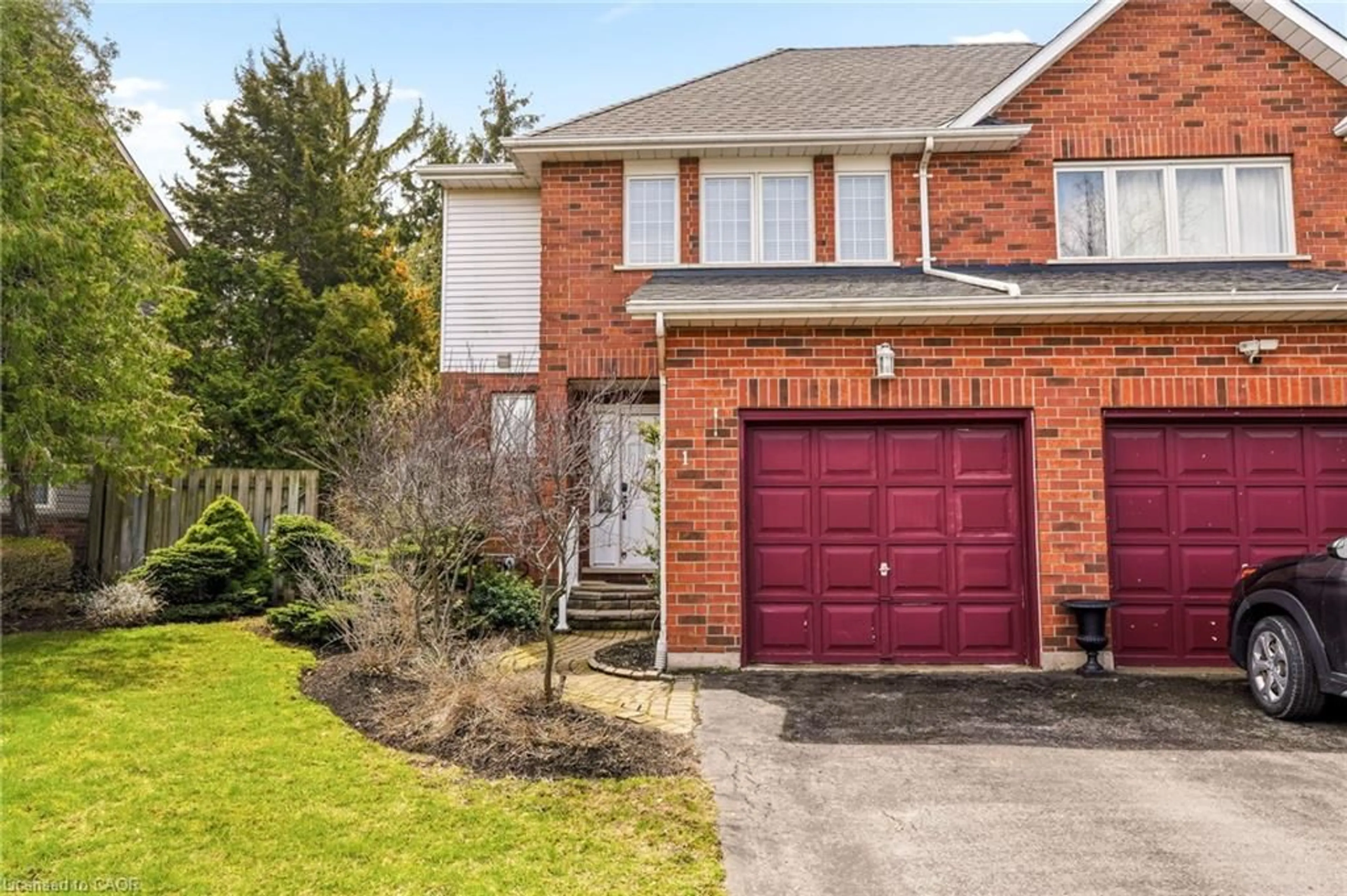 Home with brick exterior material, street for 1 Tomahawk Dr, Grimsby Ontario L3M 5G4