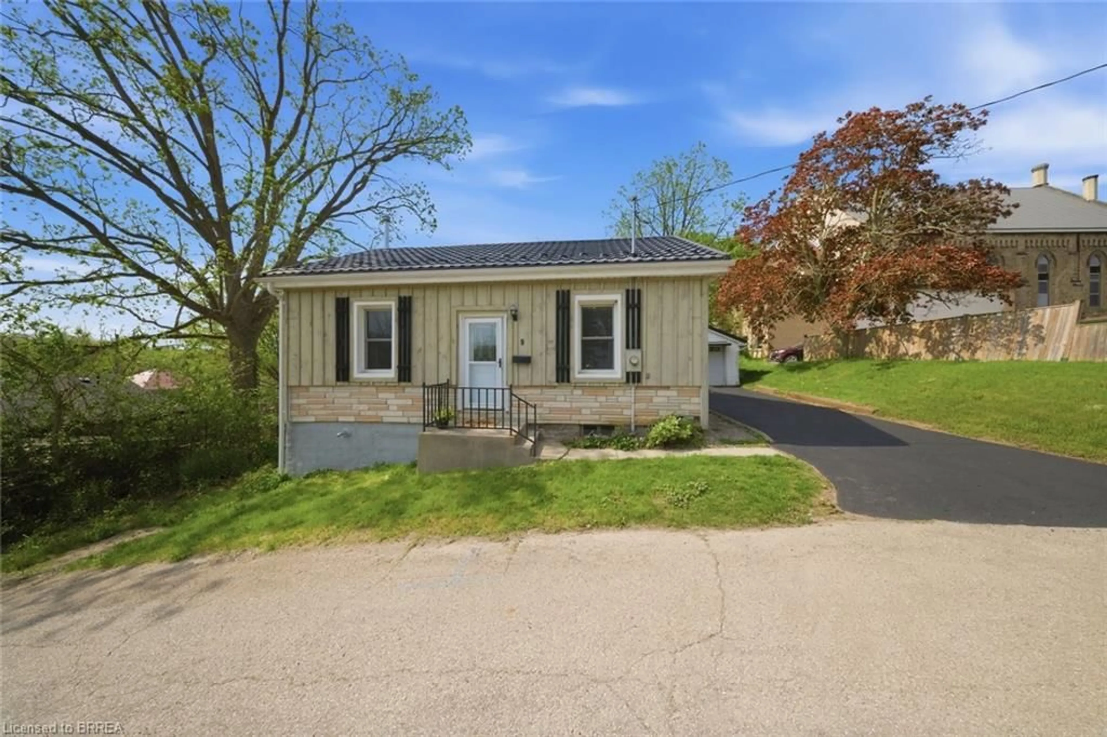 Unknown for 9 Keeton Lane, Paris Ontario N3L 1M8