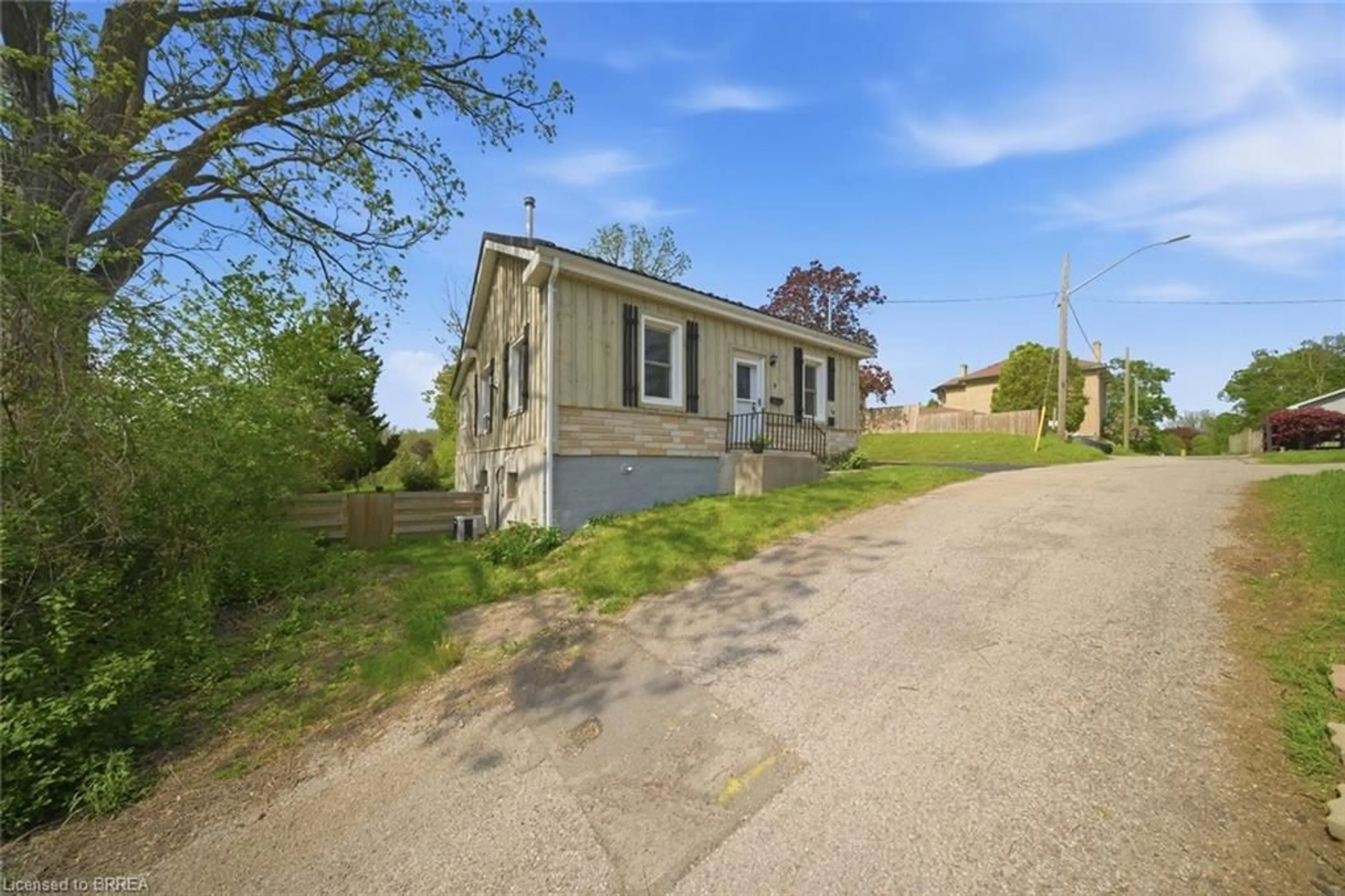 A pic from outside/outdoor area/front of a property/back of a property/a pic from drone, street for 9 Keeton Lane, Paris Ontario N3L 1M8