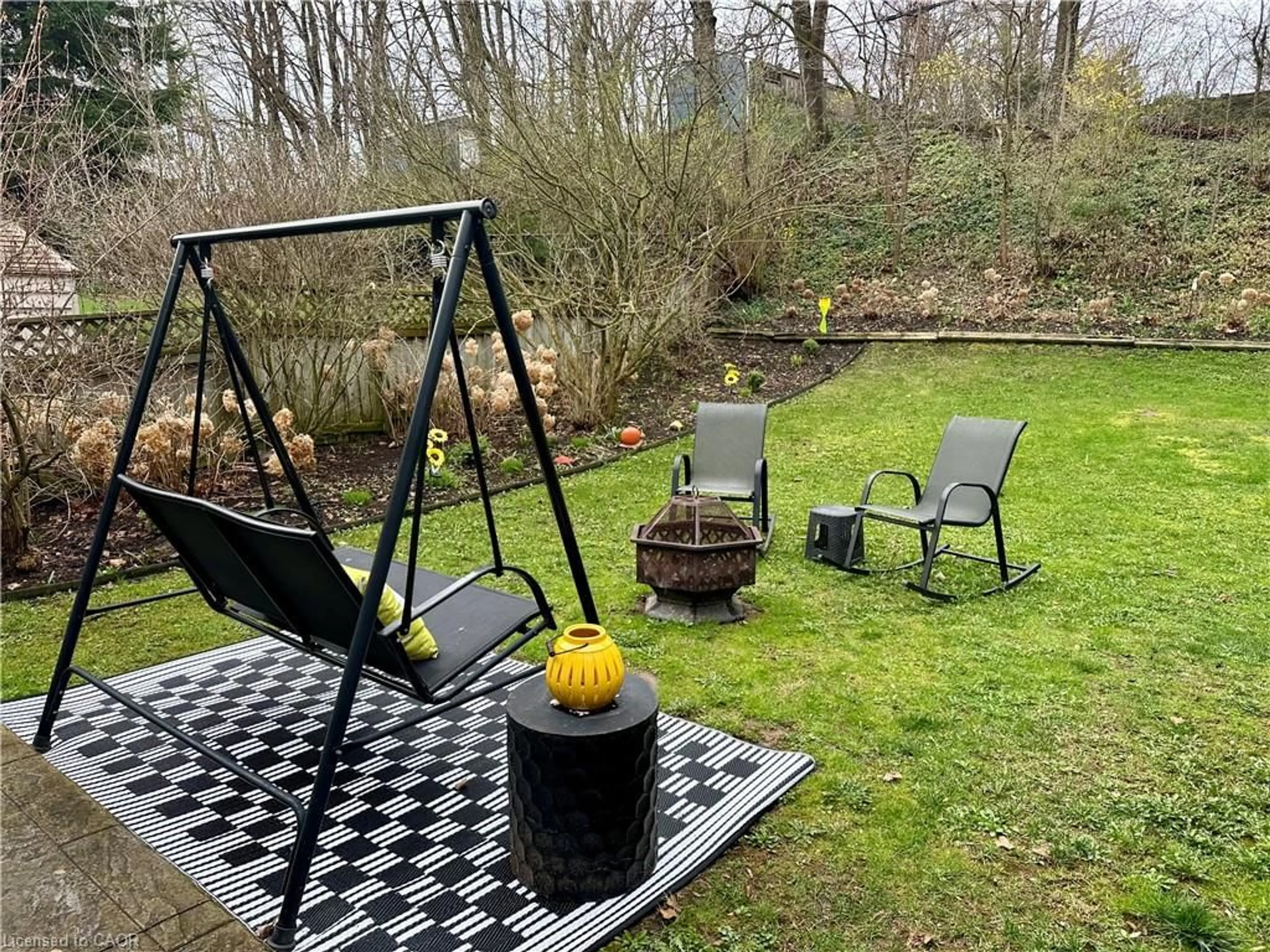 Patio, unknown for 70 Berkley Cres, Simcoe Ontario N3Y 2K5