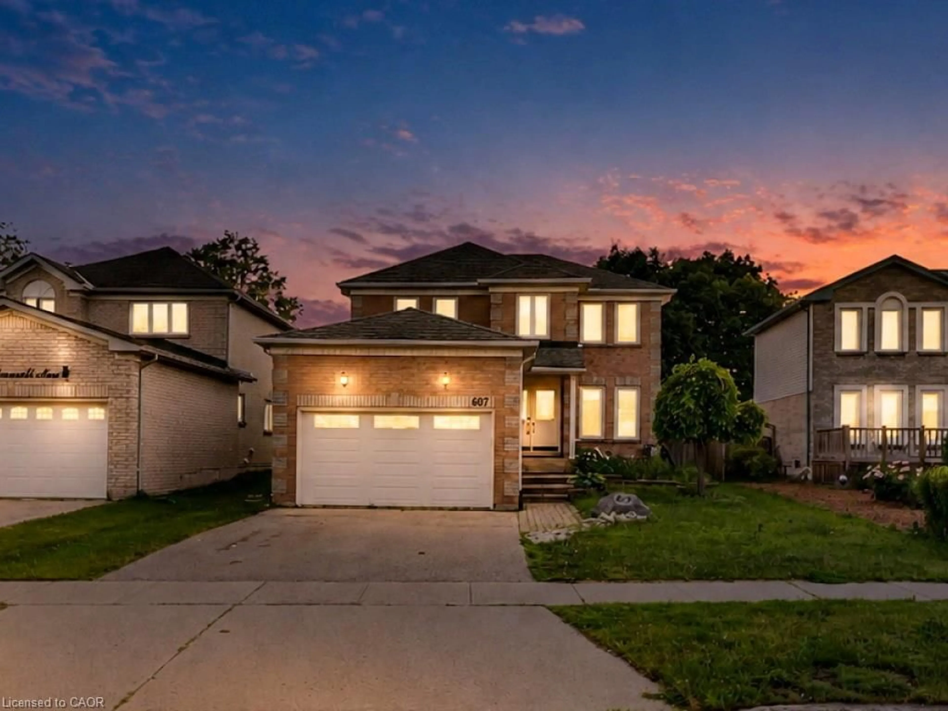 Home with brick exterior material, street for 607 Burnett Ave, Cambridge Ontario N1T 1P3