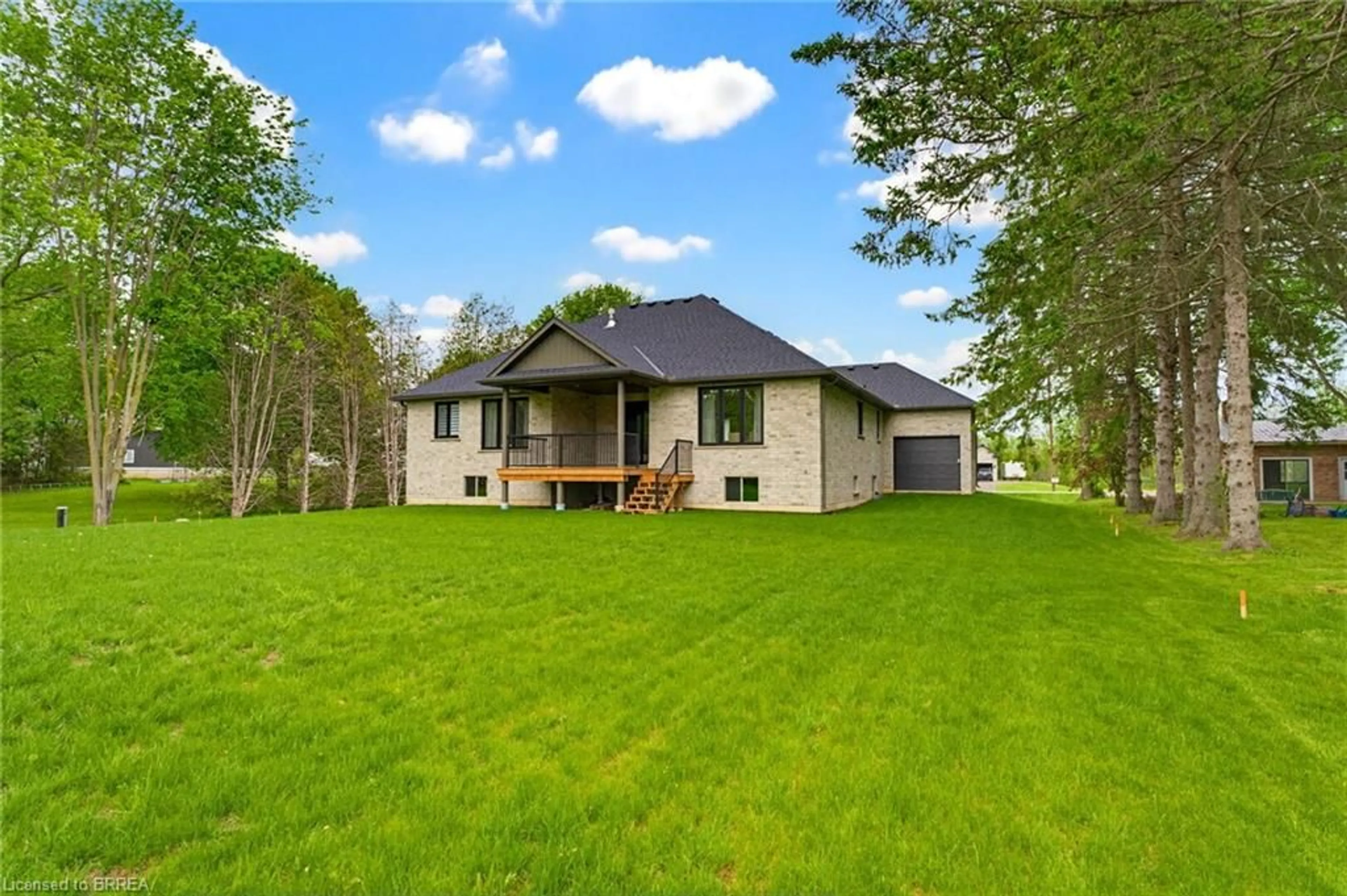 A pic from outside/outdoor area/front of a property/back of a property/a pic from drone, building for 3 Kings Lane, Scotland Ontario N0E 1R0
