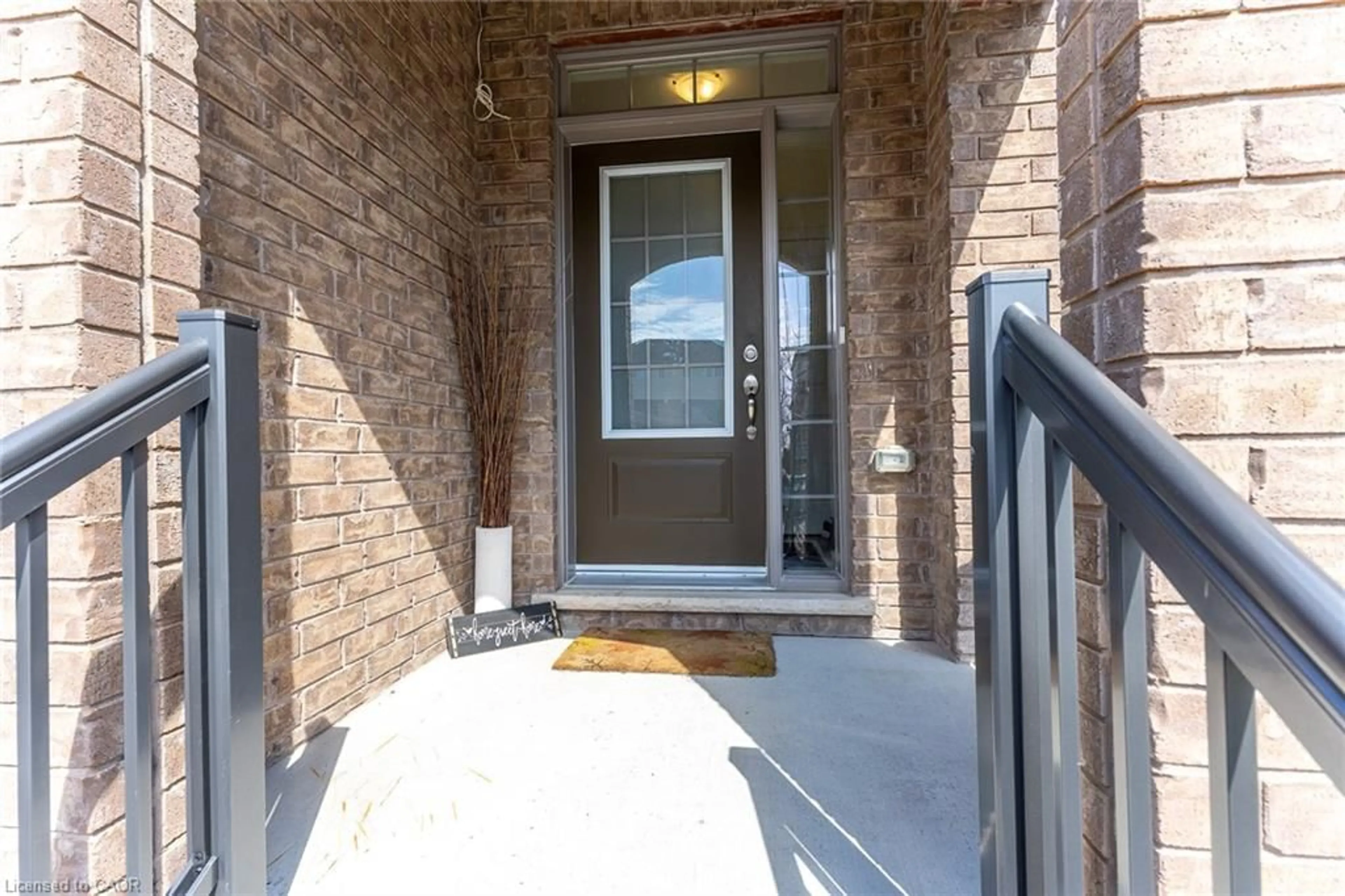 Indoor entryway for 130 Ice Palace Cres, Oshawa Ontario L1L 0G9