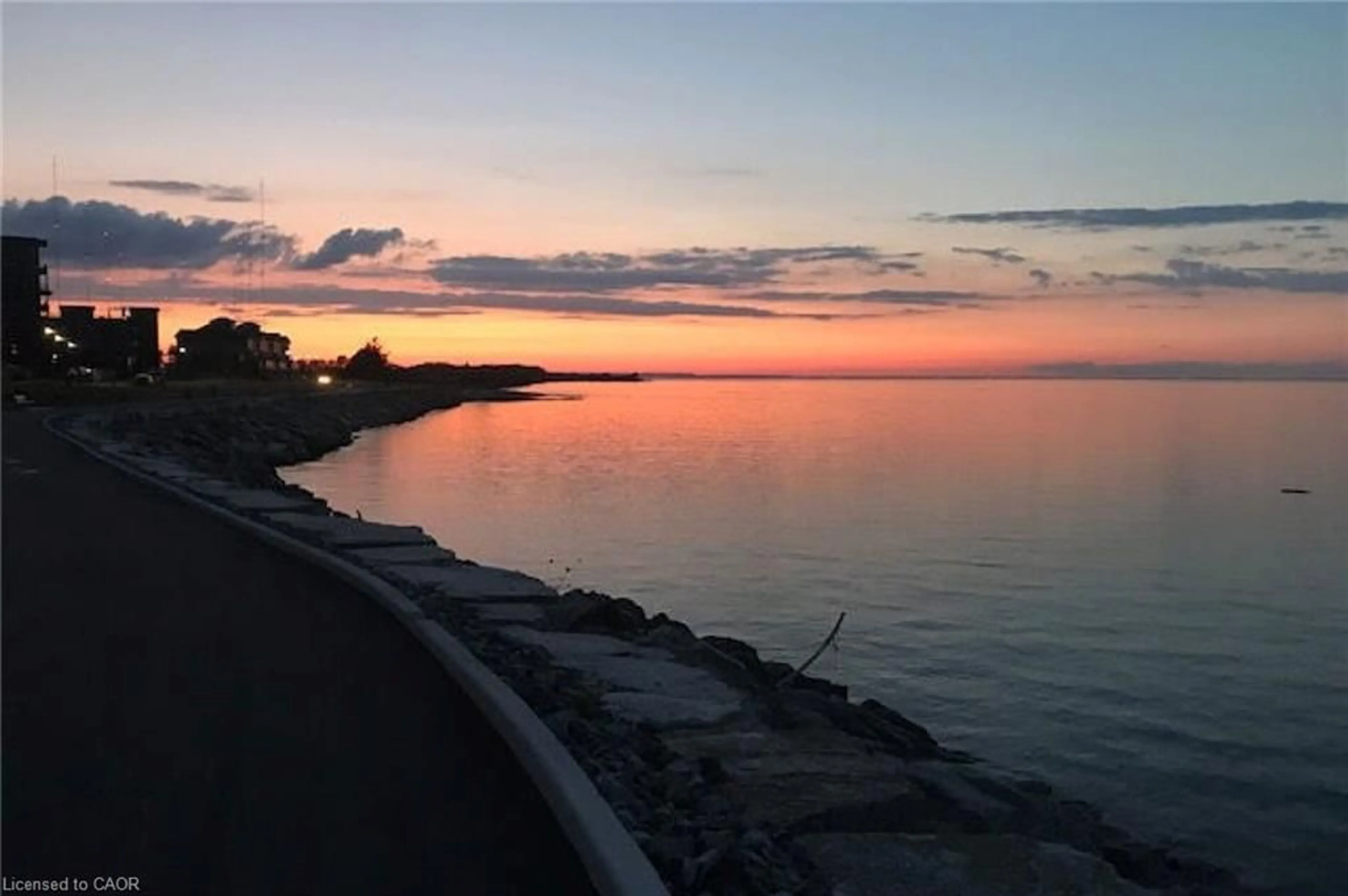 Blurry image for 40 Esplanade Lane #618, Grimsby Ontario L3M 0G9
