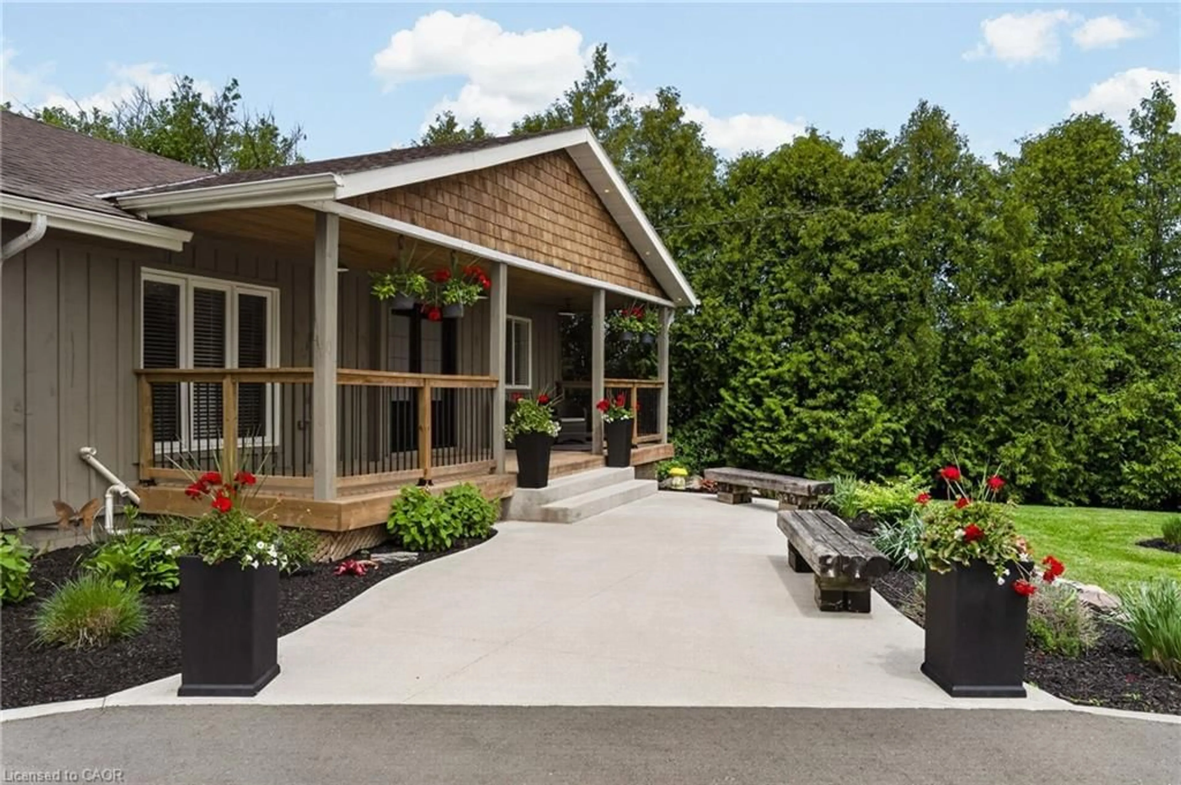 Patio, mountain view for 3322 Regional Road 56 Rd, Hamilton Ontario L0R 1C0