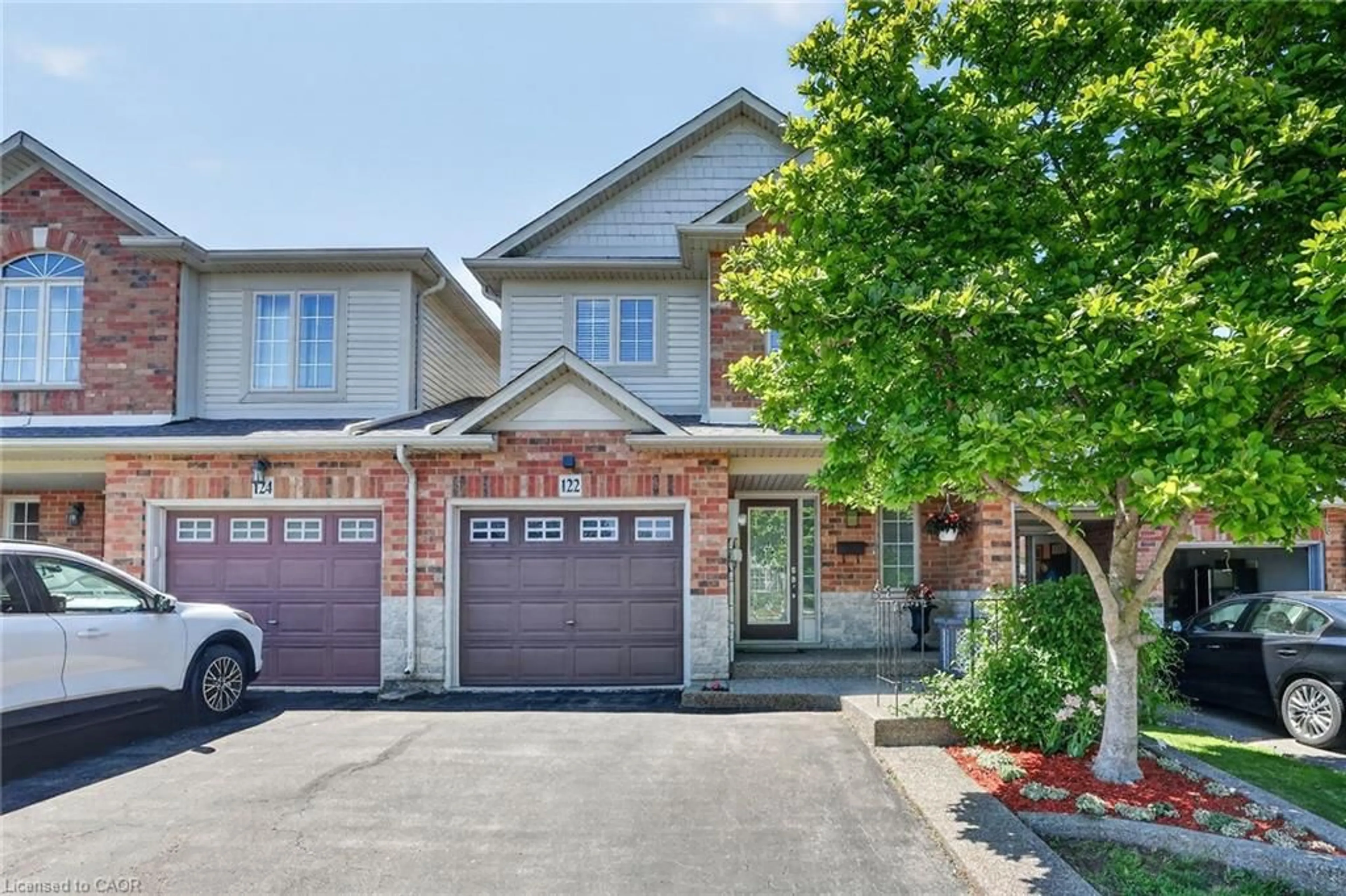 Home with brick exterior material, street for 122 Magnolia Cres, Grimsby Ontario L3M 5R5