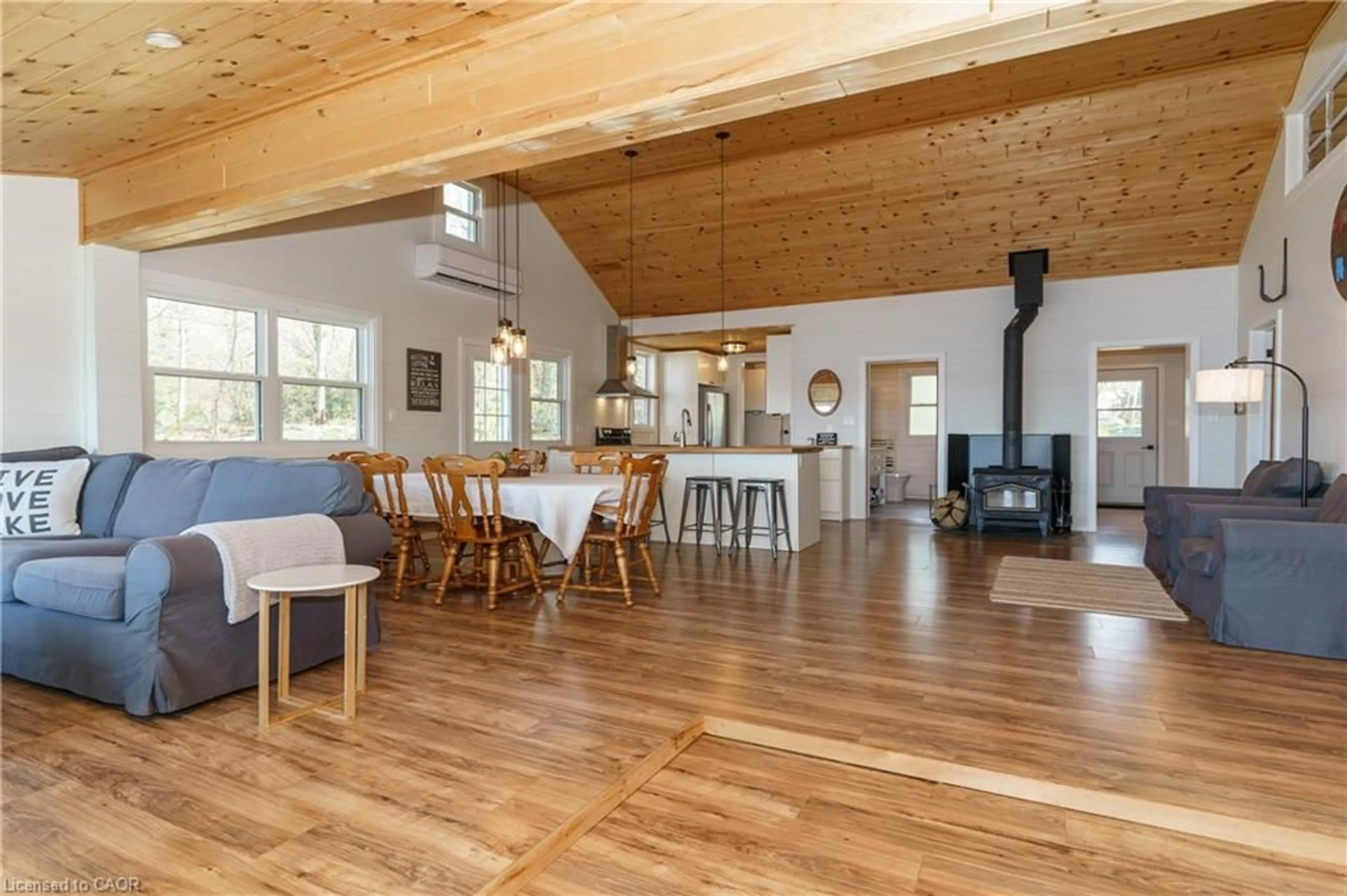 Open concept kitchen, wood/laminate floor for 99 Bala Park Island, Bala Ontario P0C 1A0