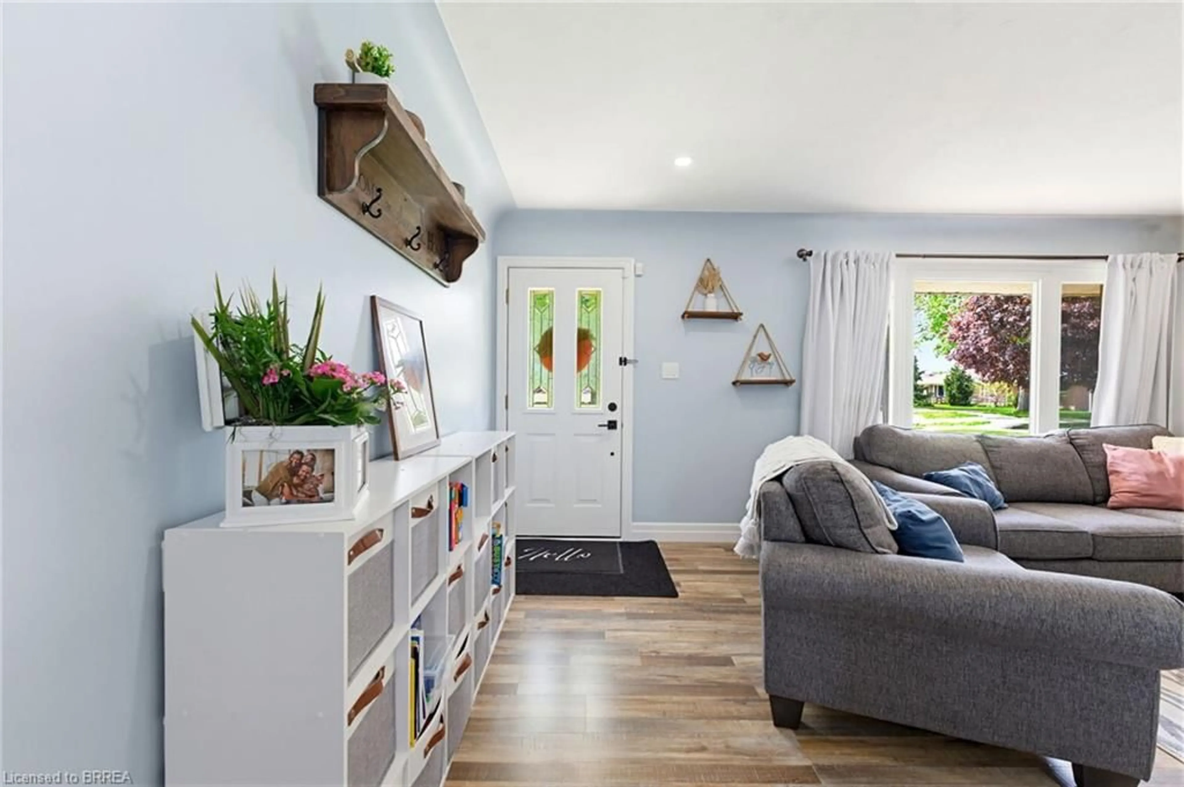 Indoor entryway for 1681 Severn Ave, Cambridge Ontario N3H 2R6