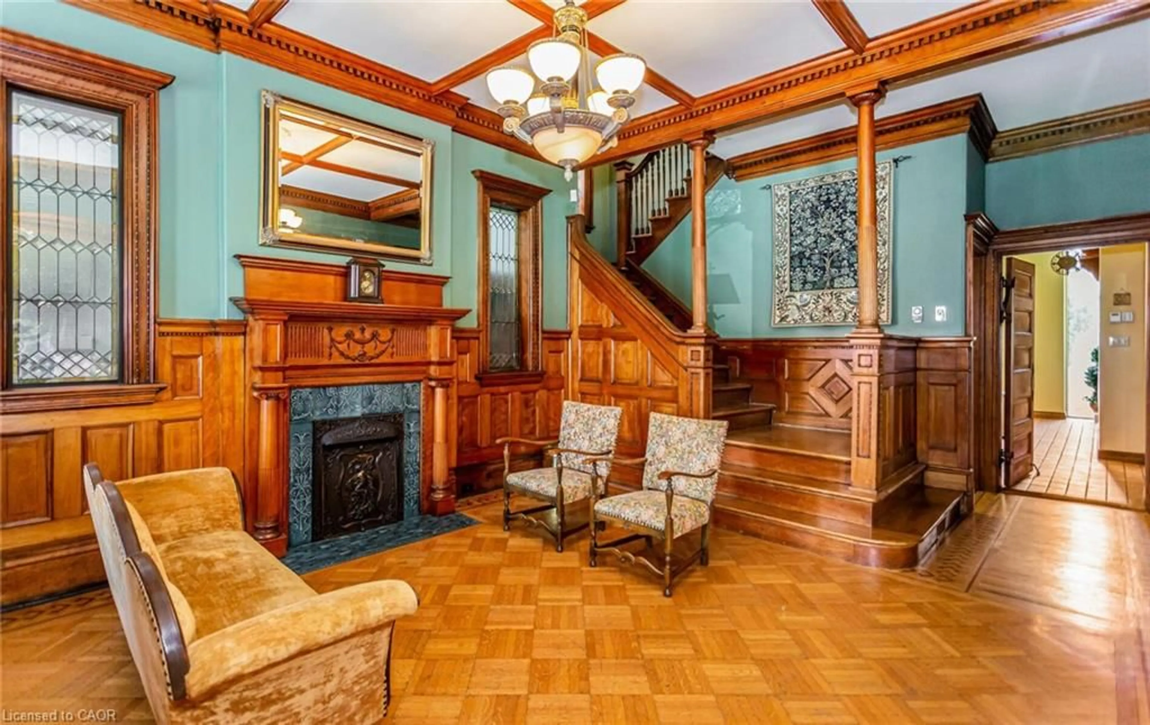 Indoor foyer for 351-353 Bay St, Hamilton Ontario L8P 3J7