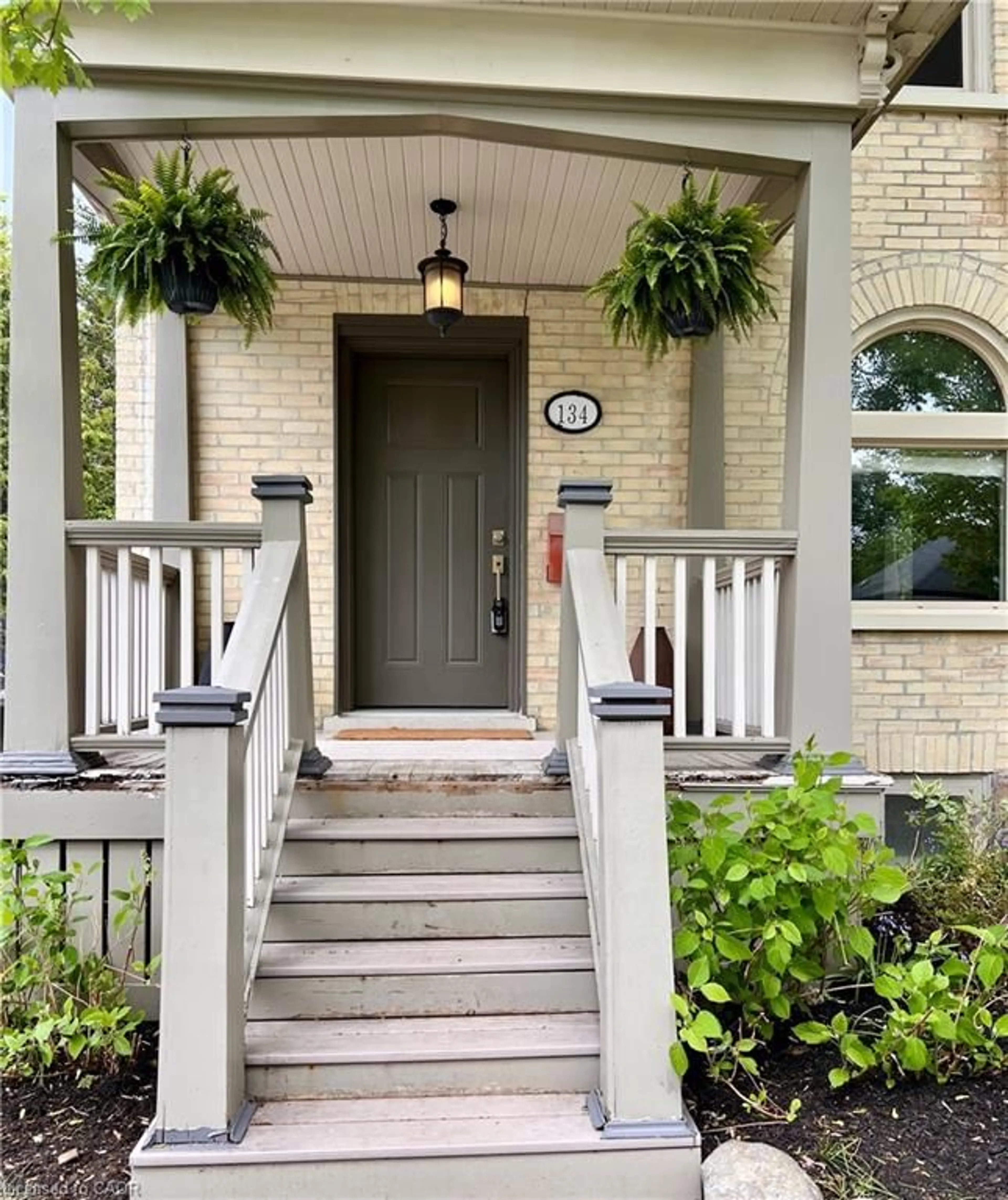 Indoor entryway for 134 David St, Kitchener Ontario N2G 1Y2
