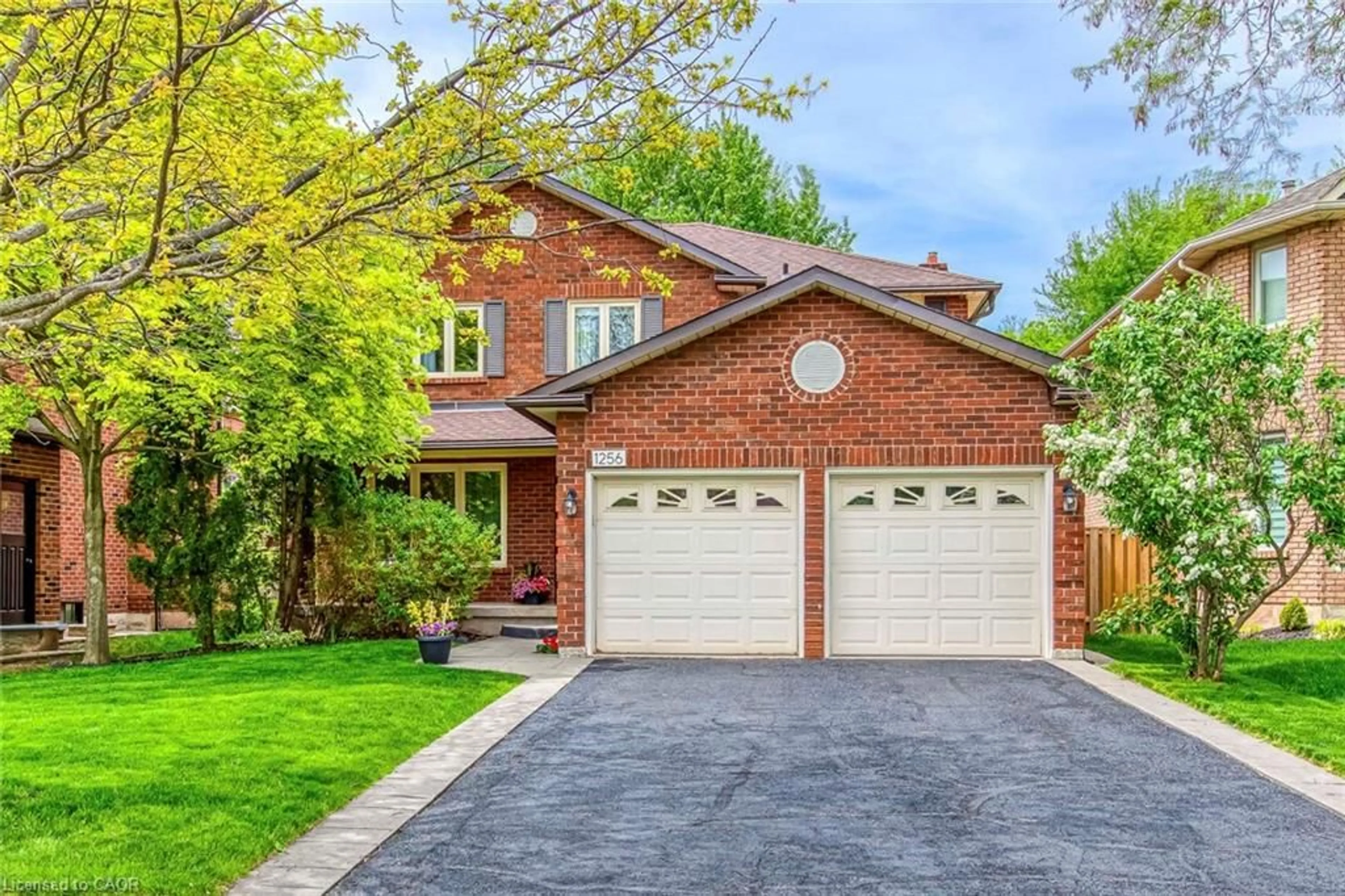 Home with brick exterior material, street for 1256 Greenwood Cres, Oakville Ontario L6J 6W2