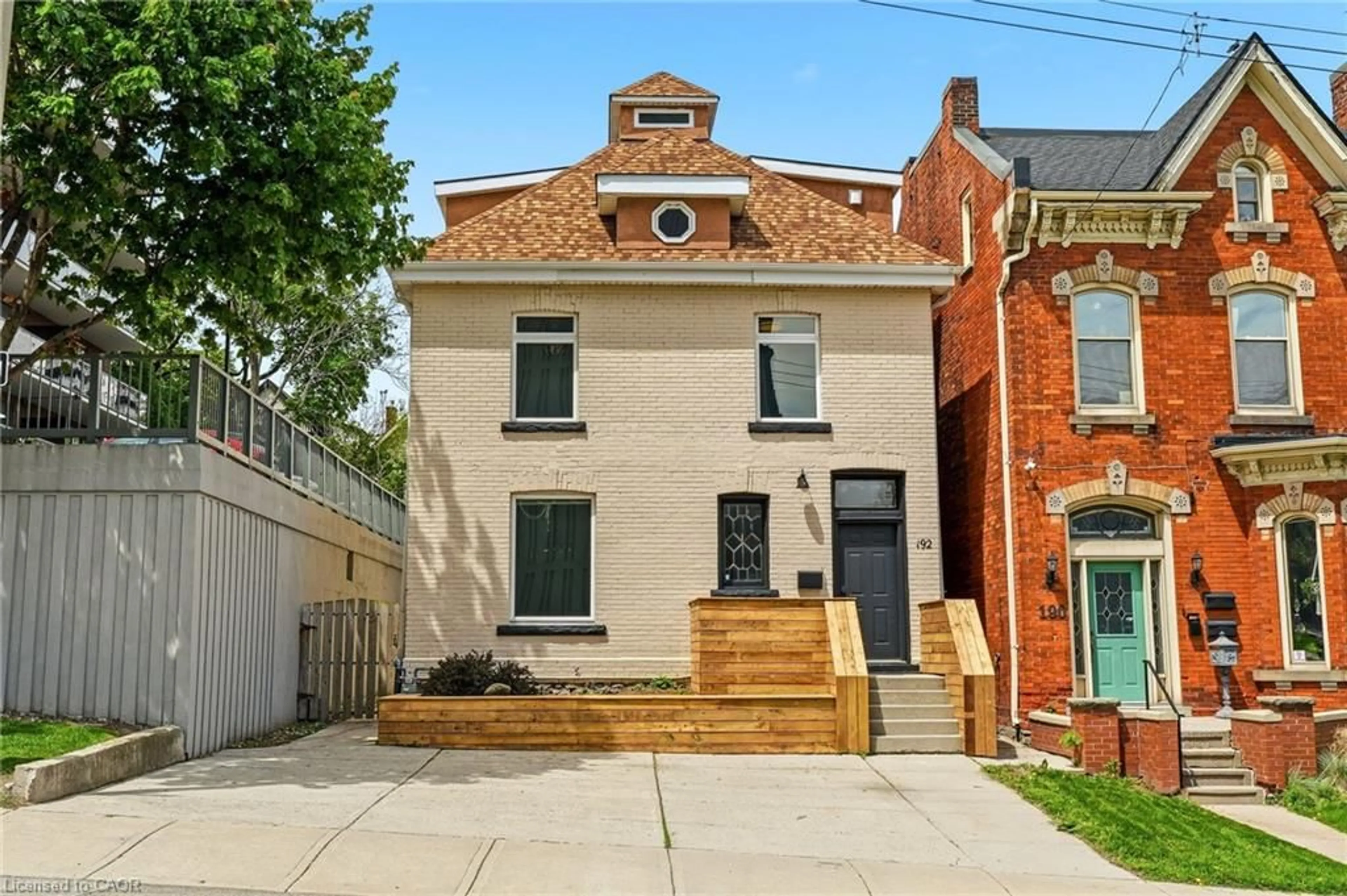 Home with brick exterior material, street for 192 Catharine St, Hamilton Ontario L8N 2K3