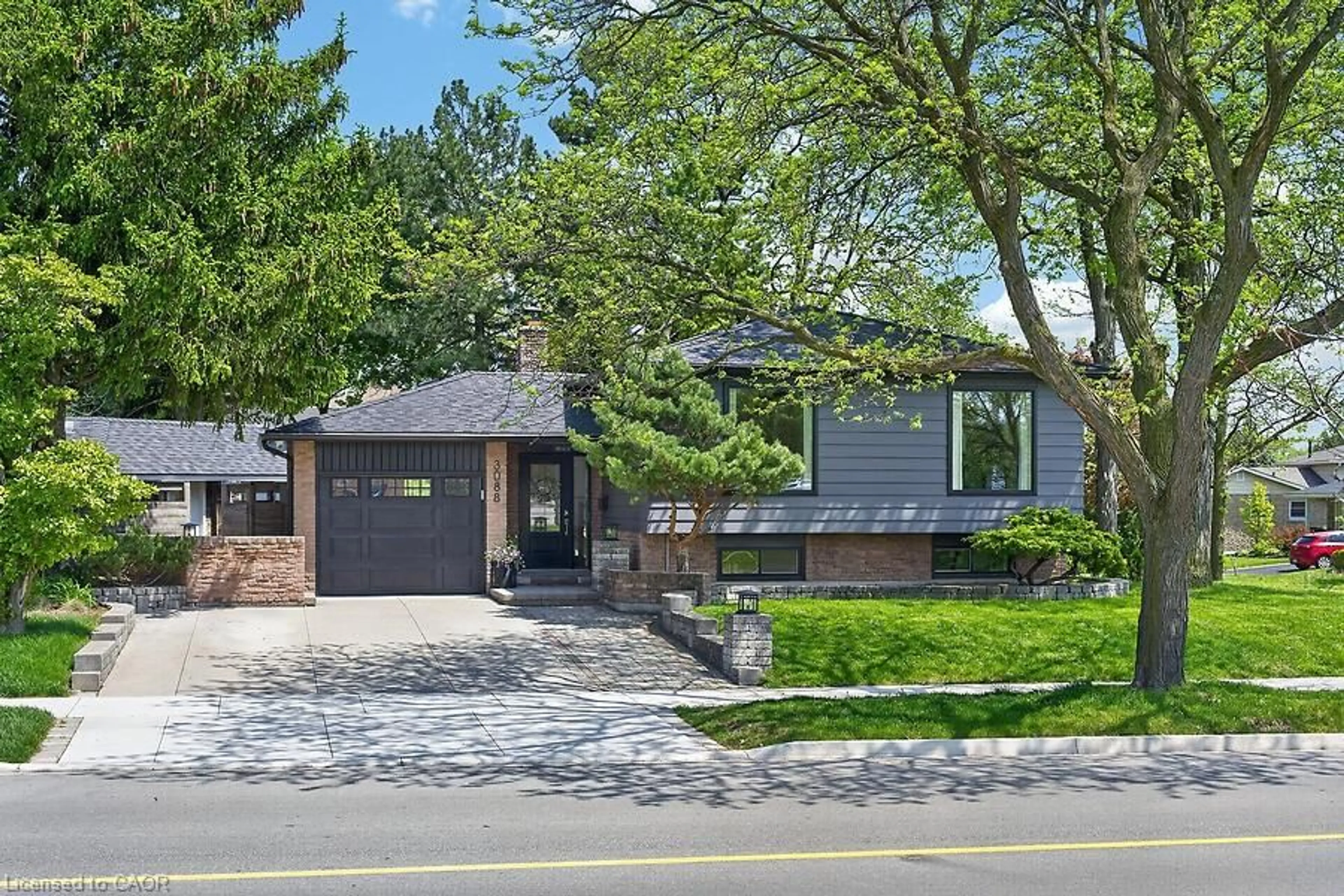 Home with brick exterior material, street for 3088 Palmer Dr, Burlington Ontario L7M 1S9