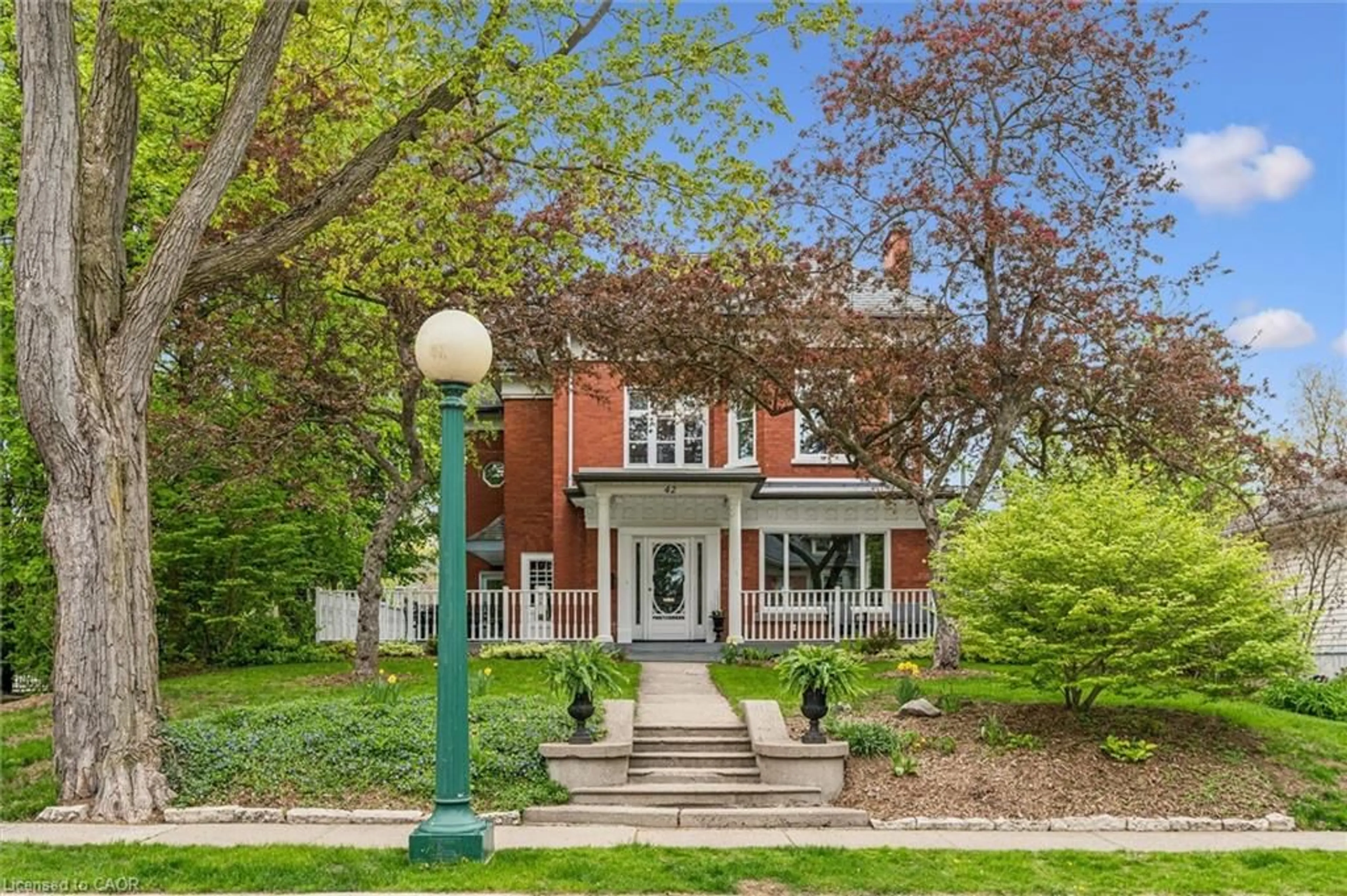 Home with brick exterior material, street for 42 Lansdowne Rd, Cambridge Ontario N1S 2S9