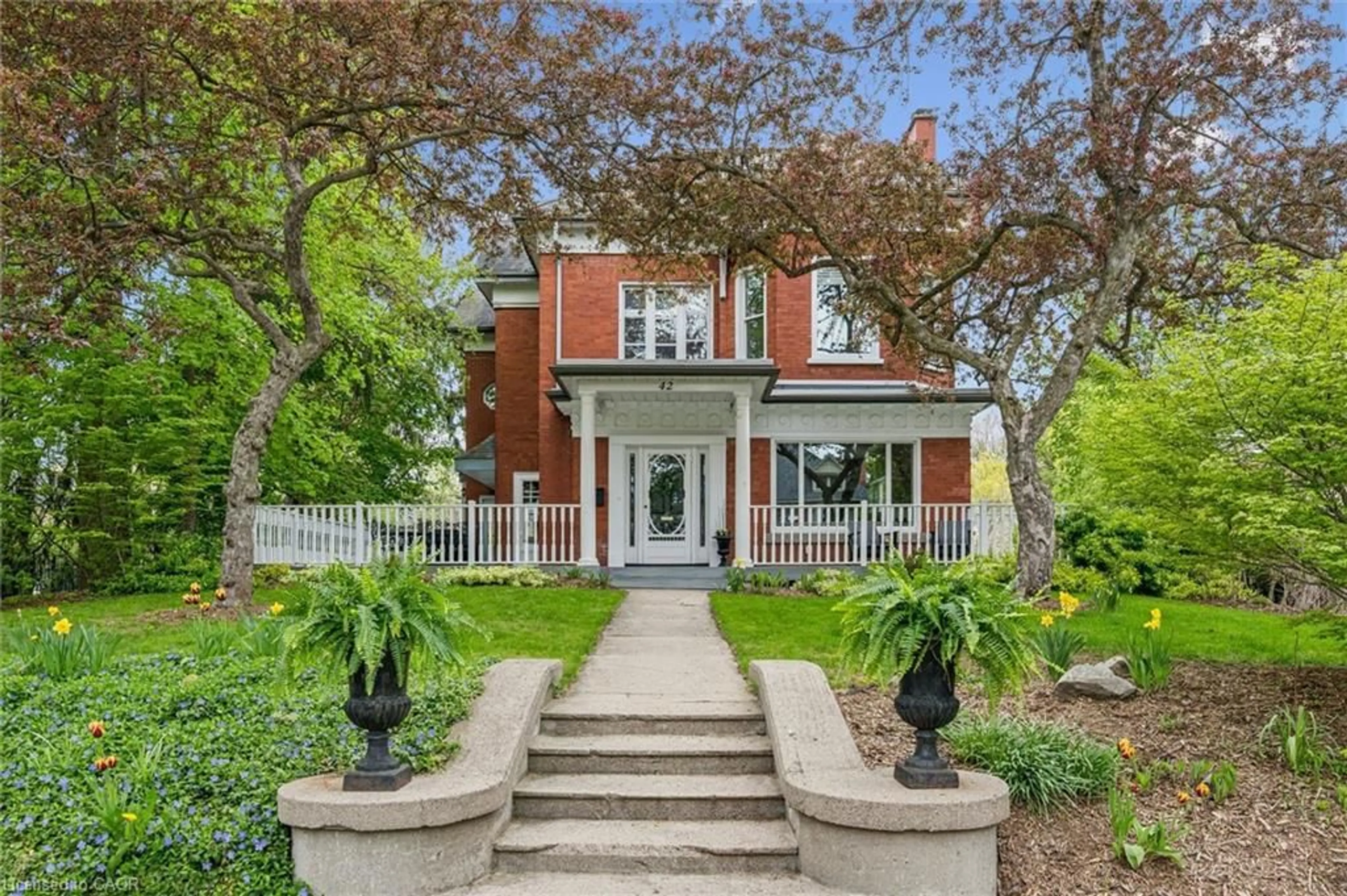 Home with brick exterior material, street for 42 Lansdowne Rd, Cambridge Ontario N1S 2S9