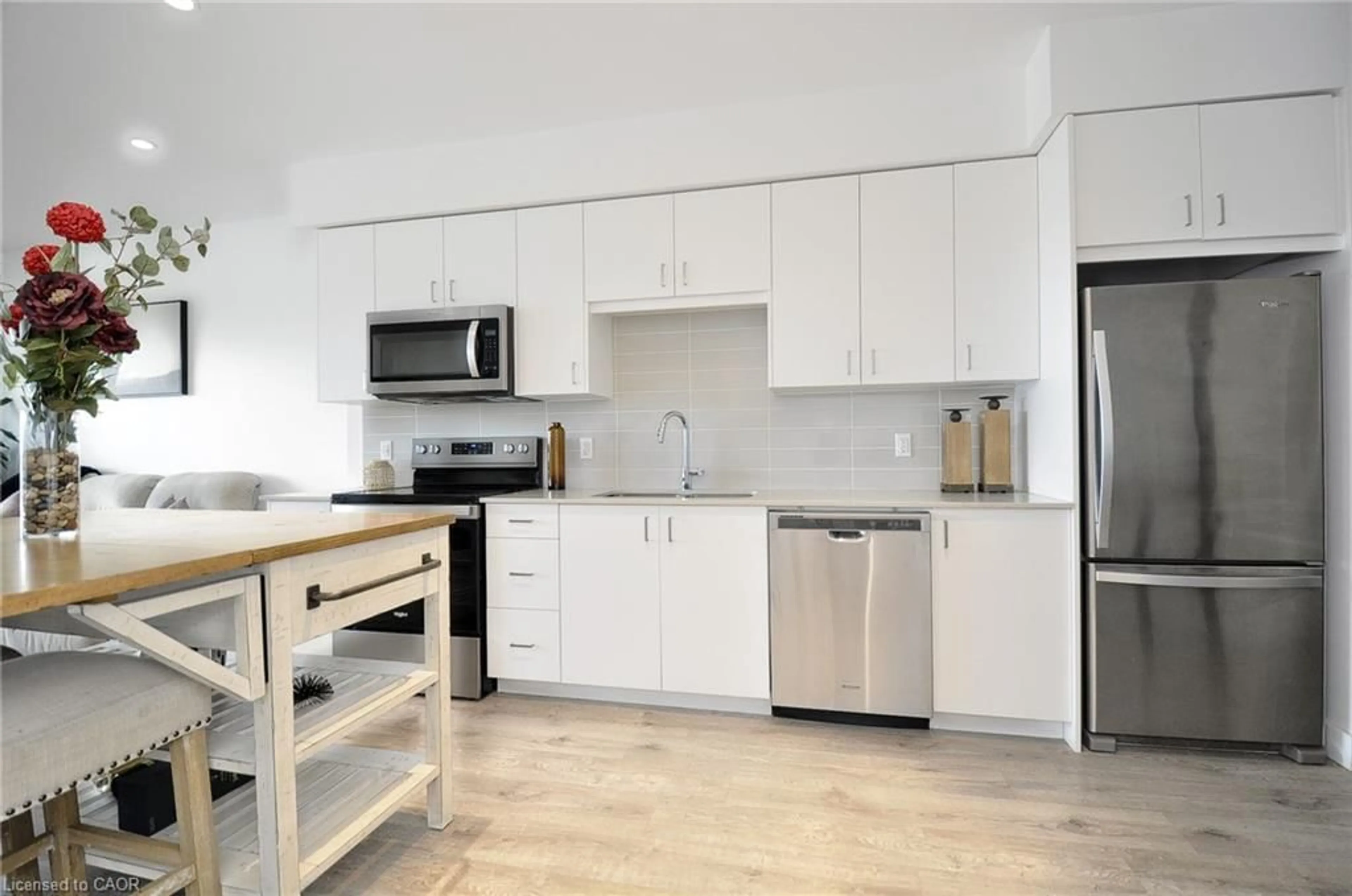 Standard kitchen, wood/laminate floor for 50 Grand Ave #903, Cambridge Ontario N1S 0C2