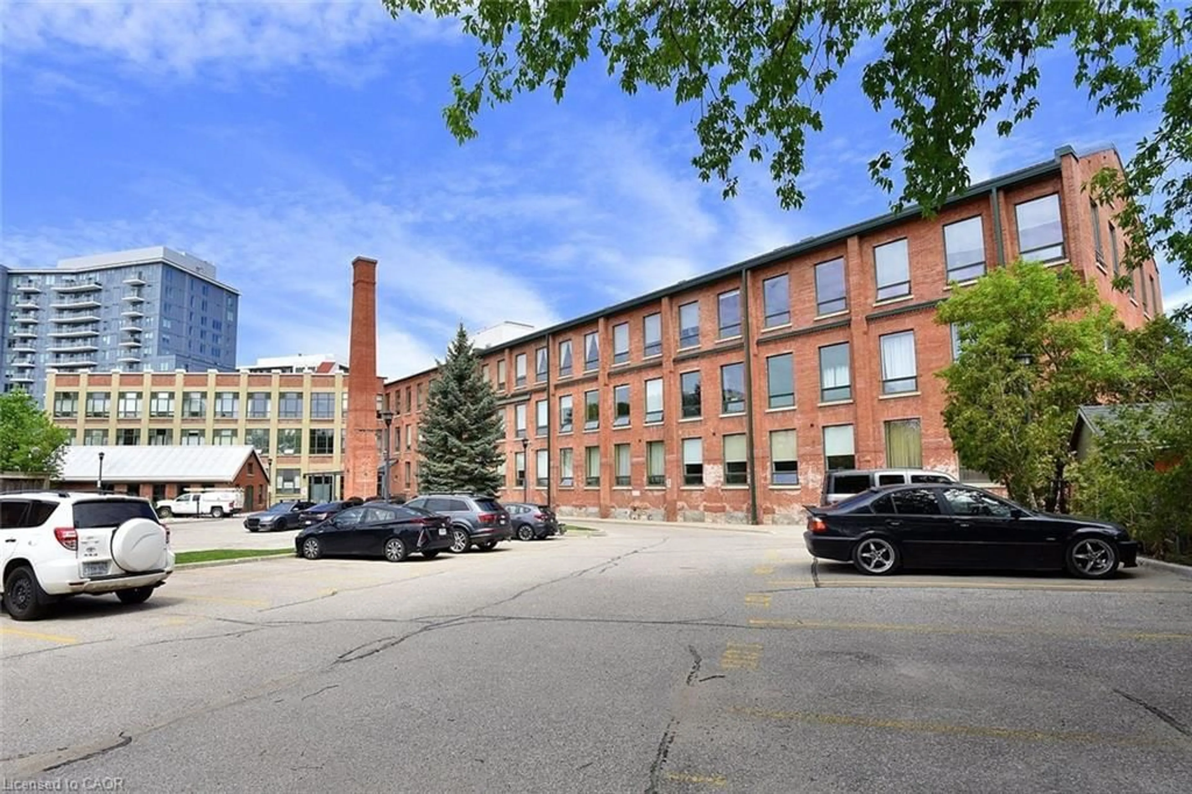 Patio, building for 26 Ontario St #310, Guelph Ontario N1E 7K1