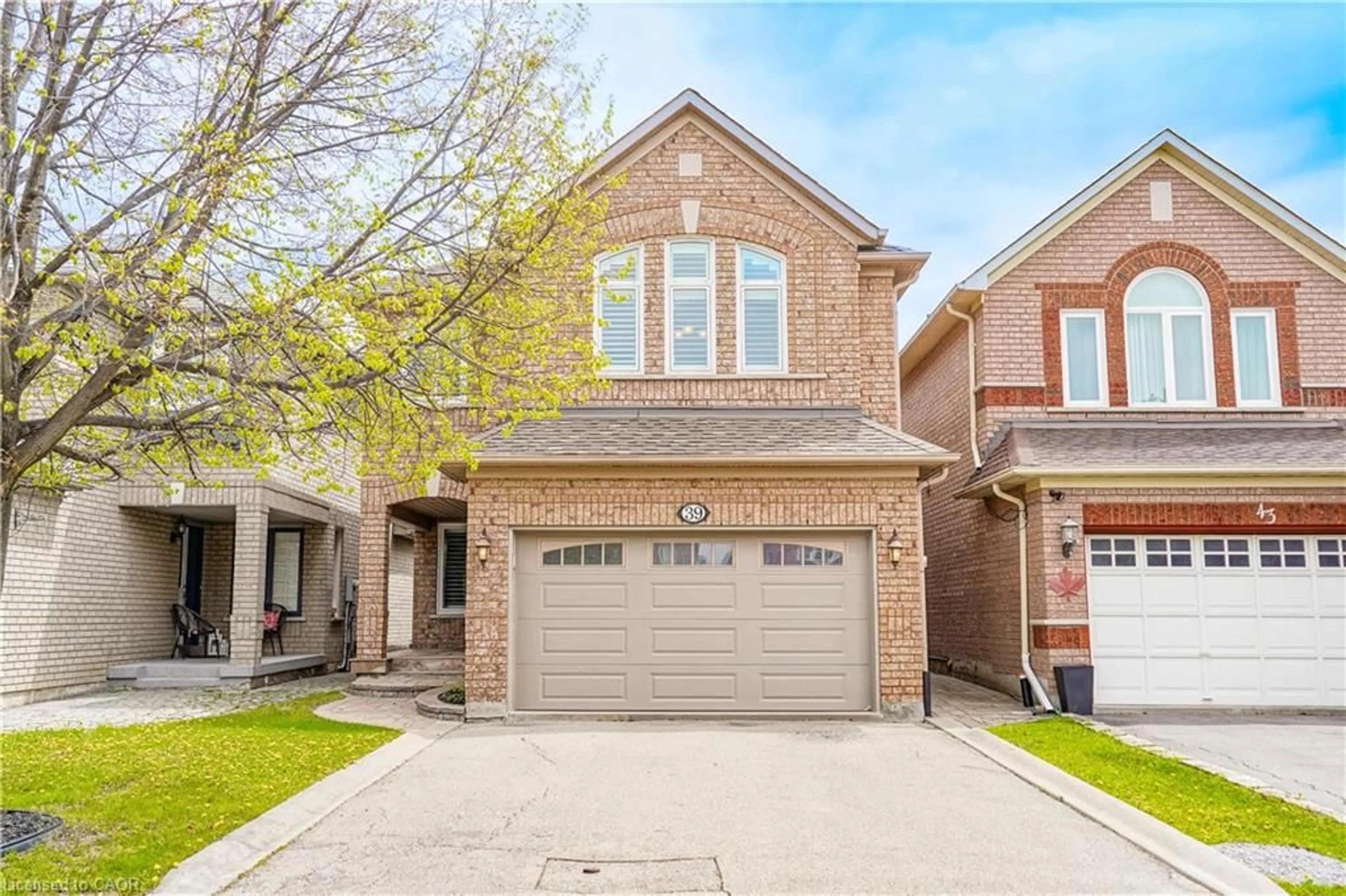 Home with brick exterior material, street for 39 Sylwood Cres, Maple Ontario L6A 2R2