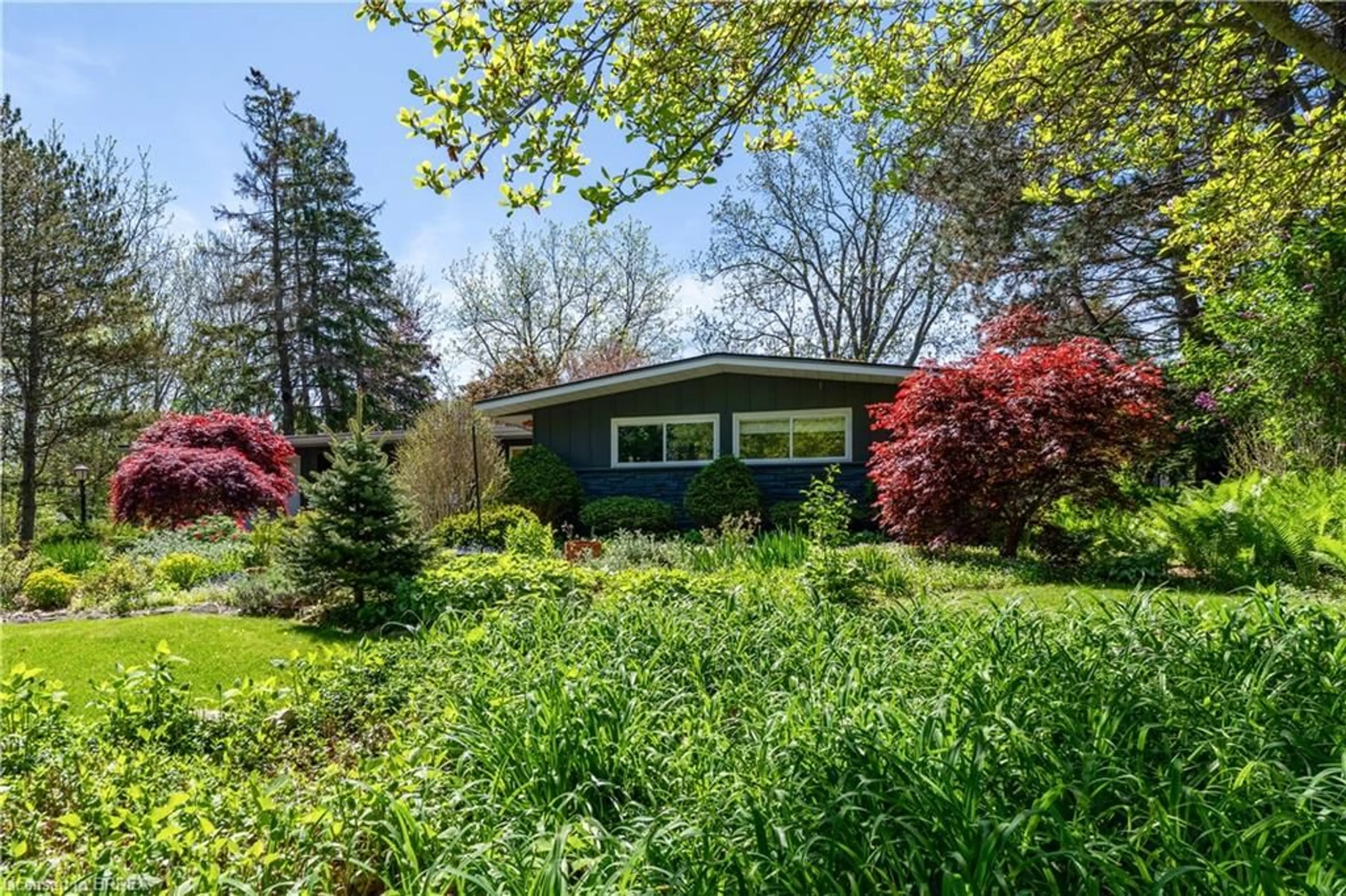 Shed for 9 Summerhayes Cres, Brantford Ontario N3R 5H9