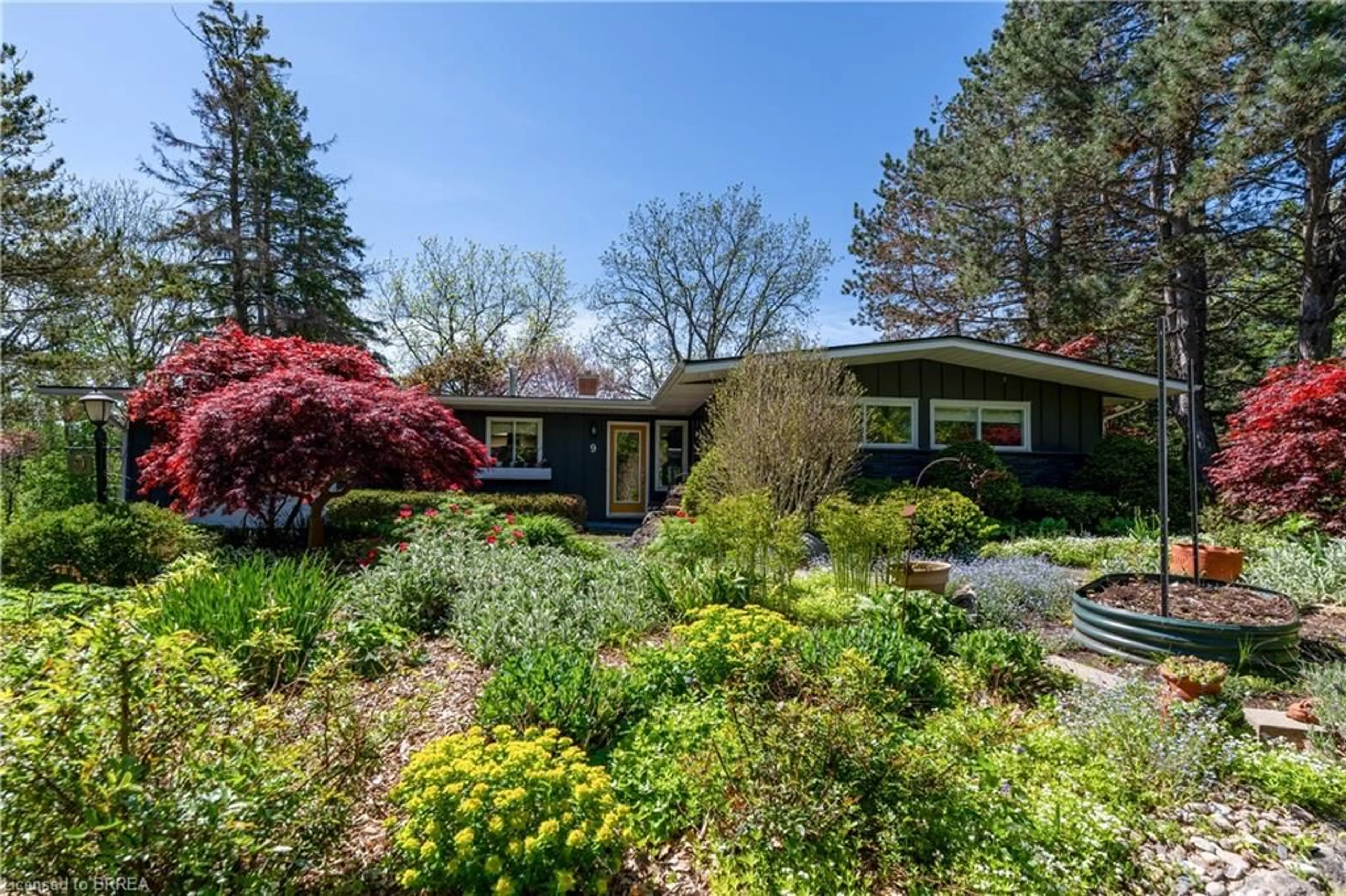Unknown for 9 Summerhayes Cres, Brantford Ontario N3R 5H9