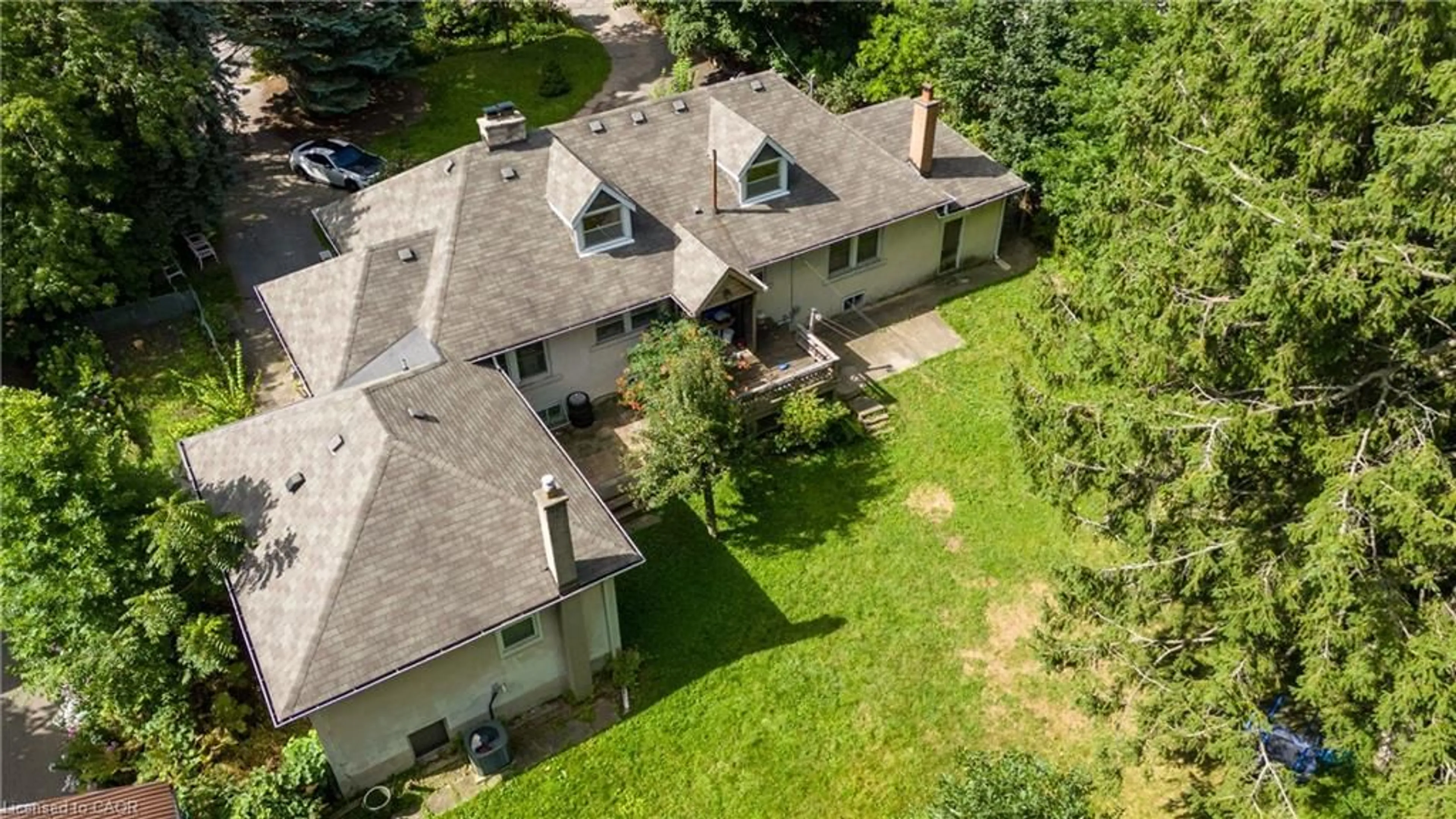 A pic from outside/outdoor area/front of a property/back of a property/a pic from drone, unknown for 11 Ben Machree Dr, Mississauga Ontario L5H 2S2