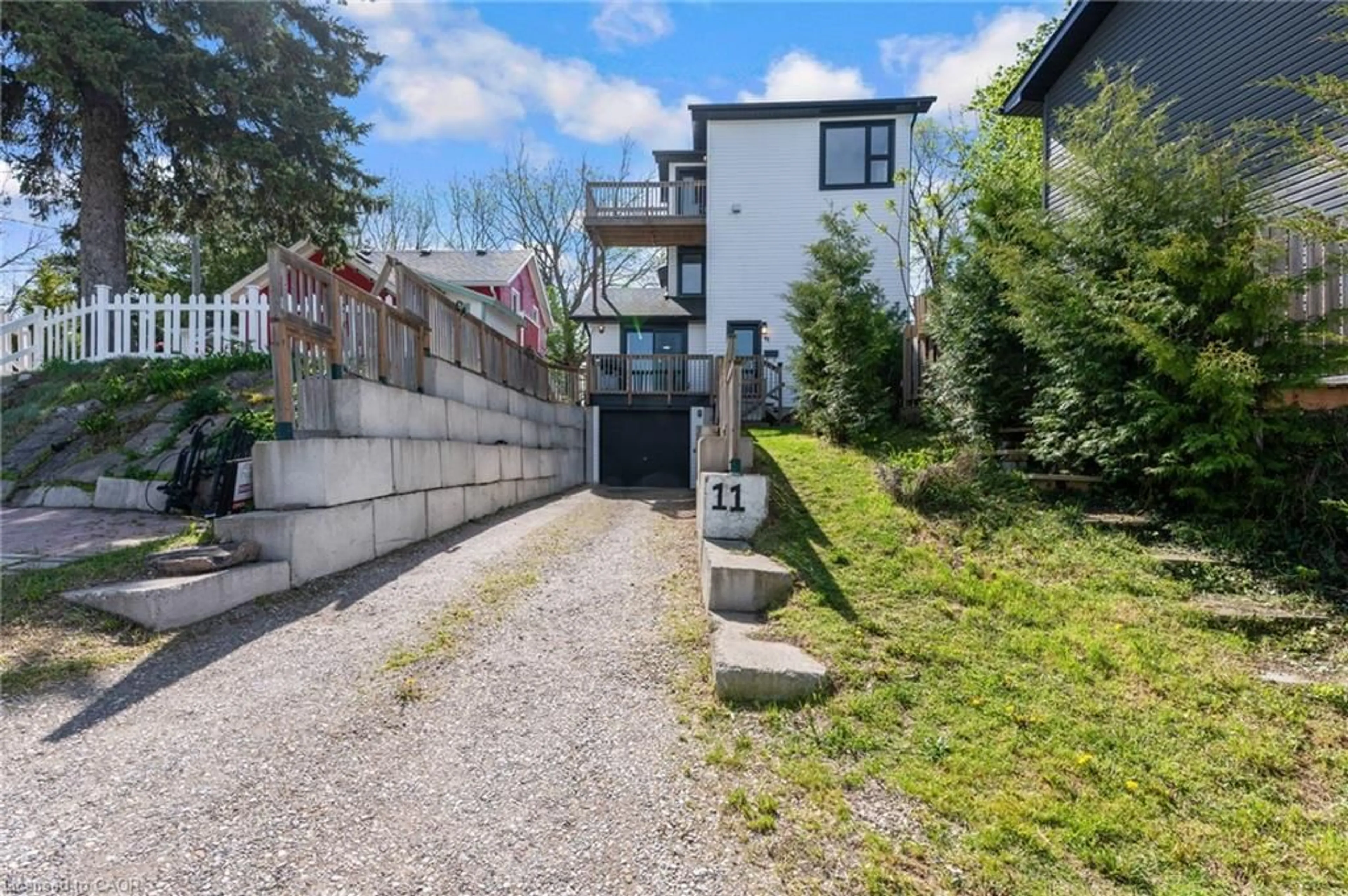 Patio, street for 11 Eagle Hill, Cambridge Ontario N3C 2C8