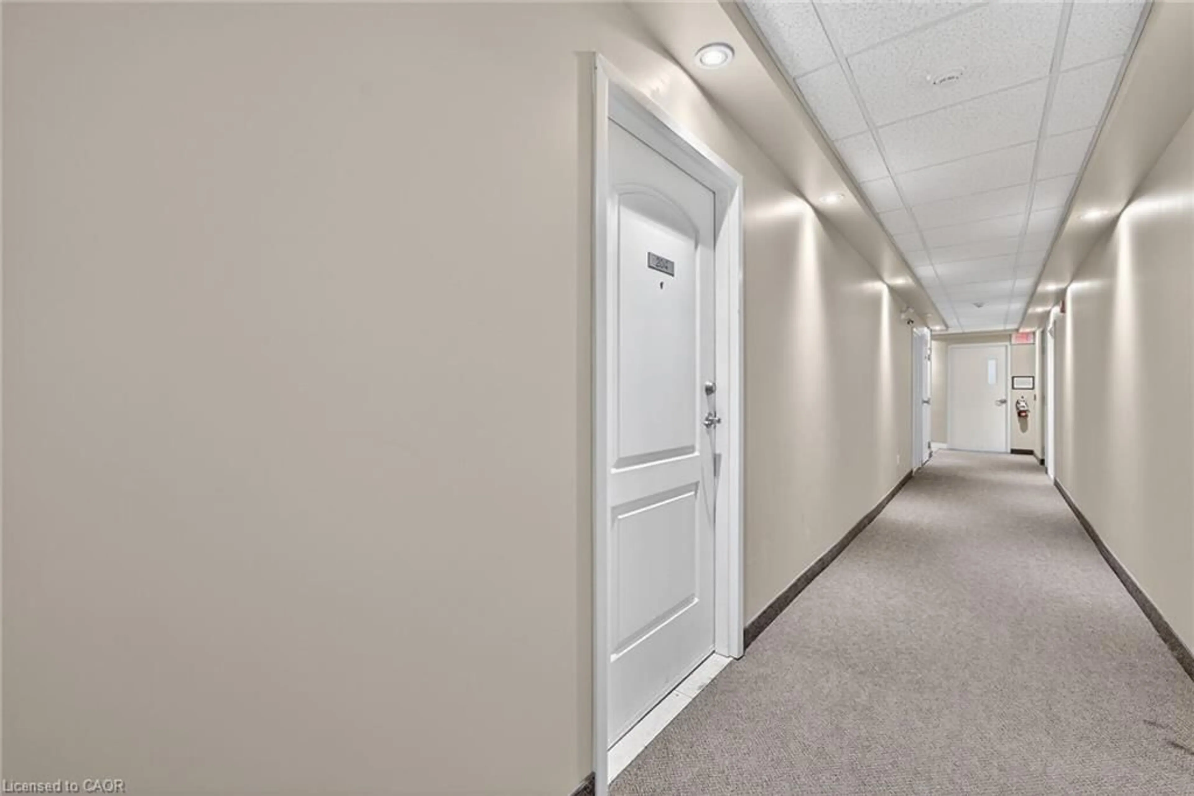 Indoor foyer for 886 Golf Links Rd #204, Ancaster Ontario L9K 1J8