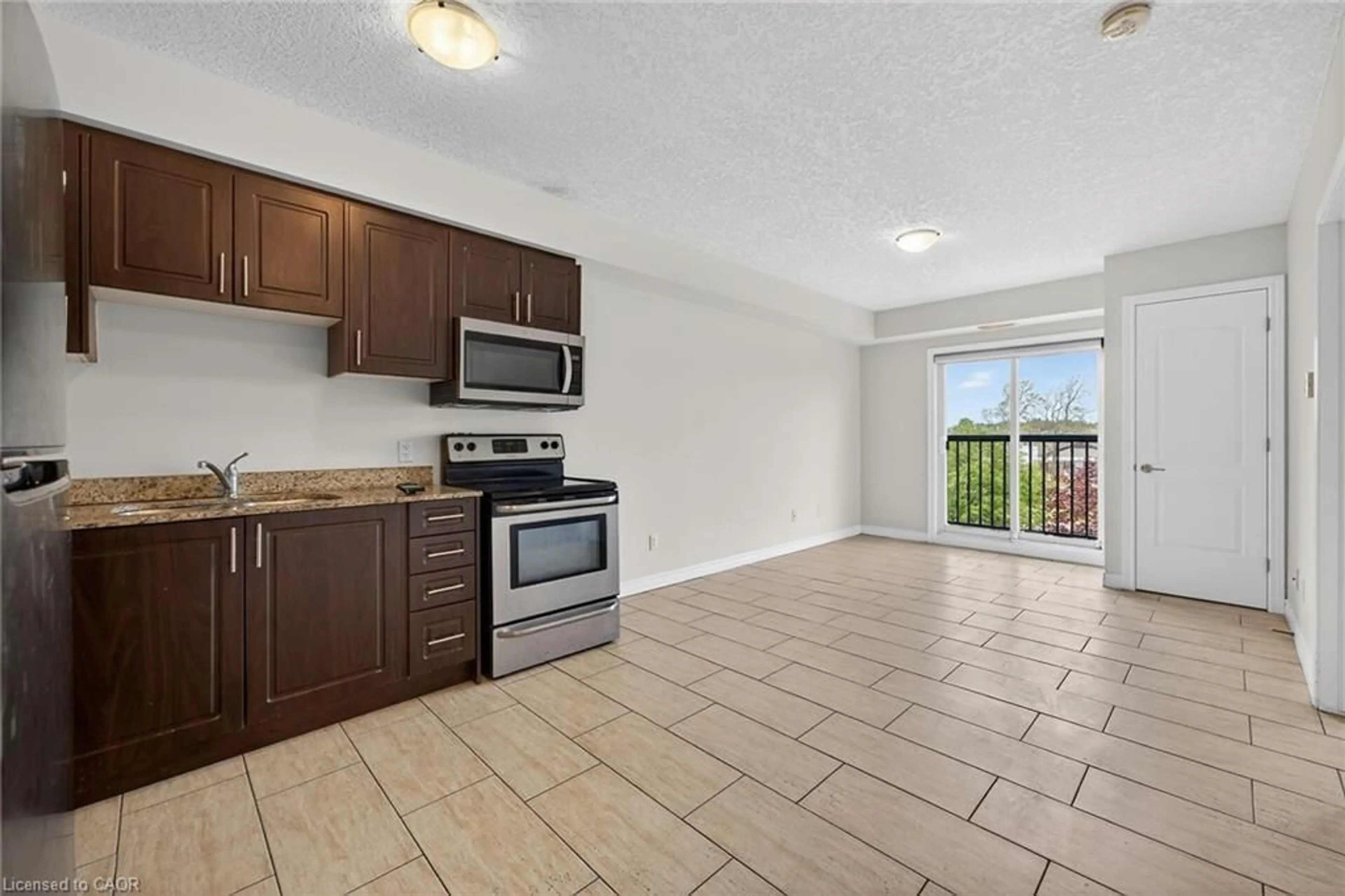 Standard kitchen, ceramic/tile floor for 886 Golf Links Rd #204, Ancaster Ontario L9K 1J8