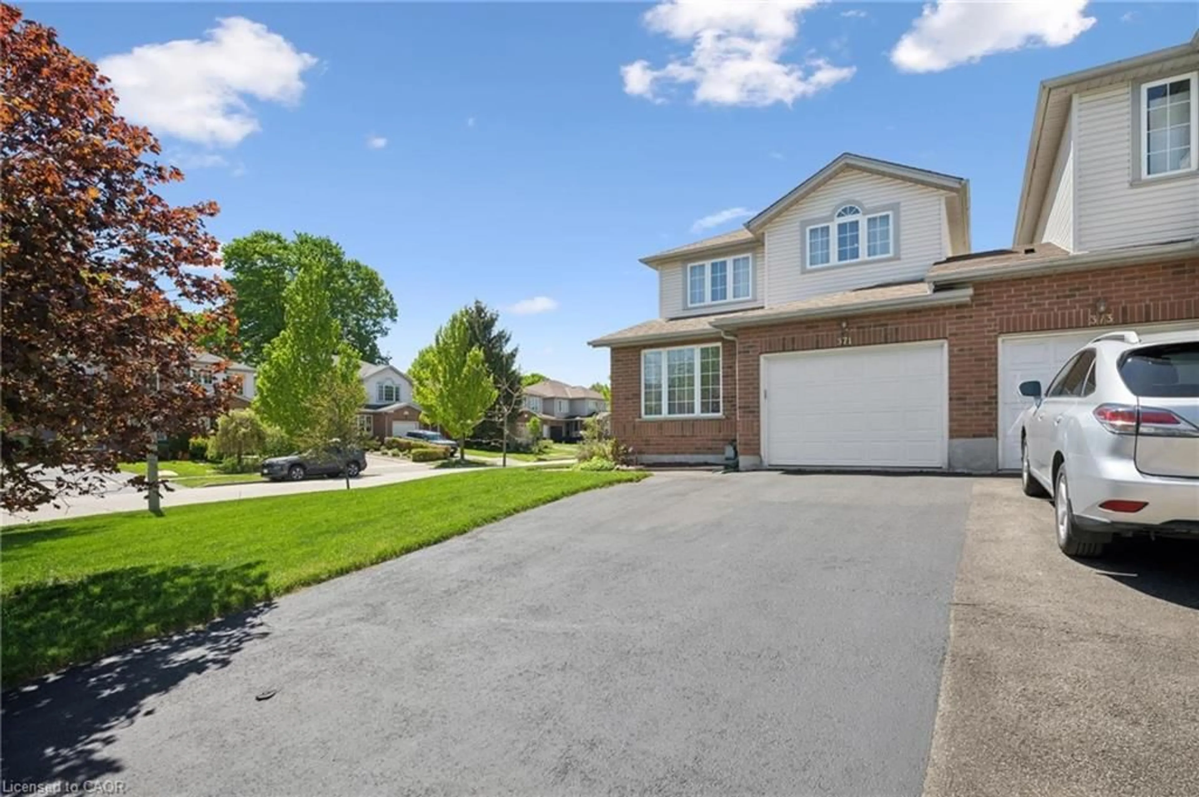Unknown for 371 University Downs Cres, Waterloo Ontario N2K 4B1