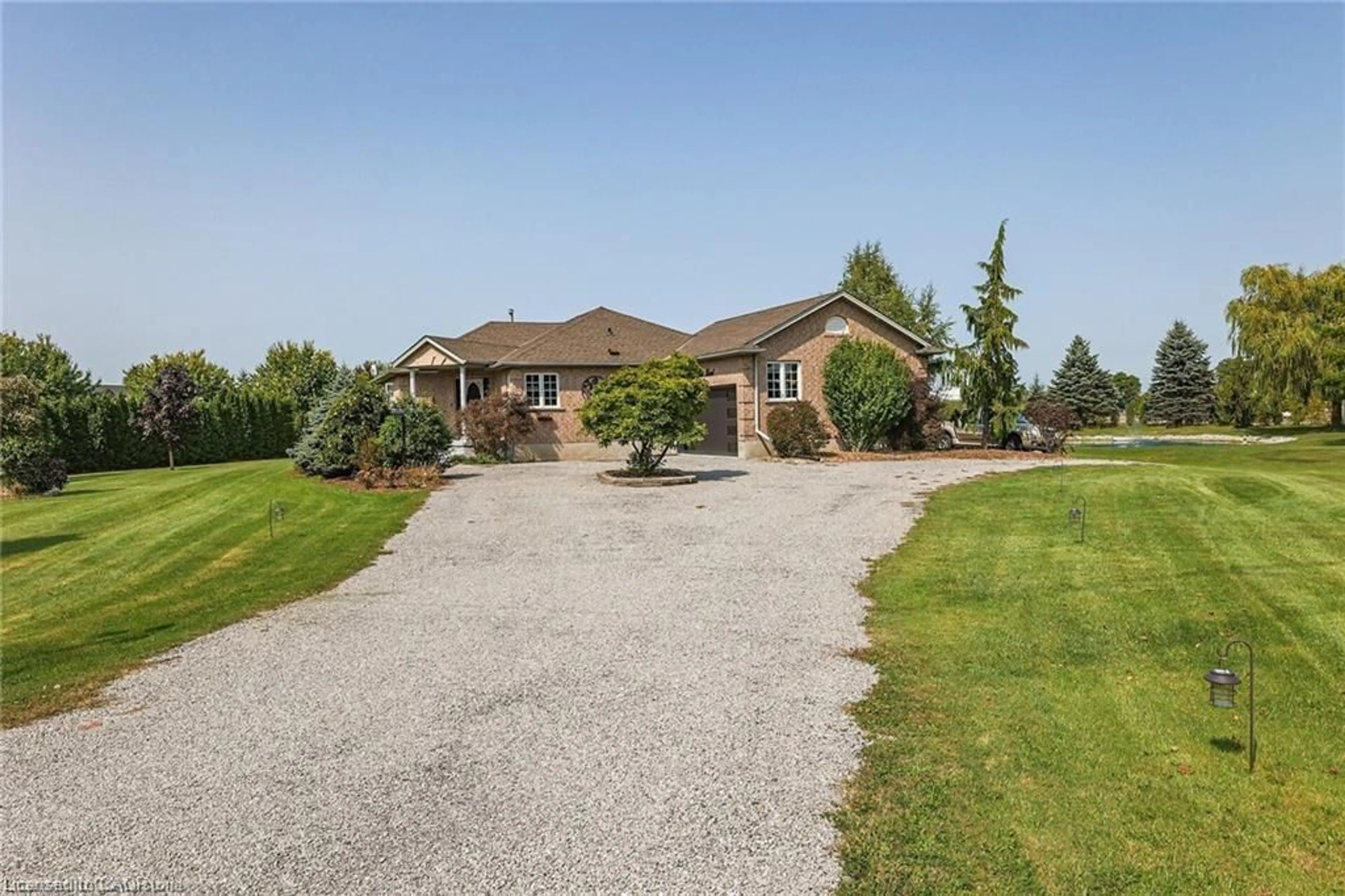 A pic from outside/outdoor area/front of a property/back of a property/a pic from drone, street for 975 Foss Rd, Fenwick Ontario L0S 1C0