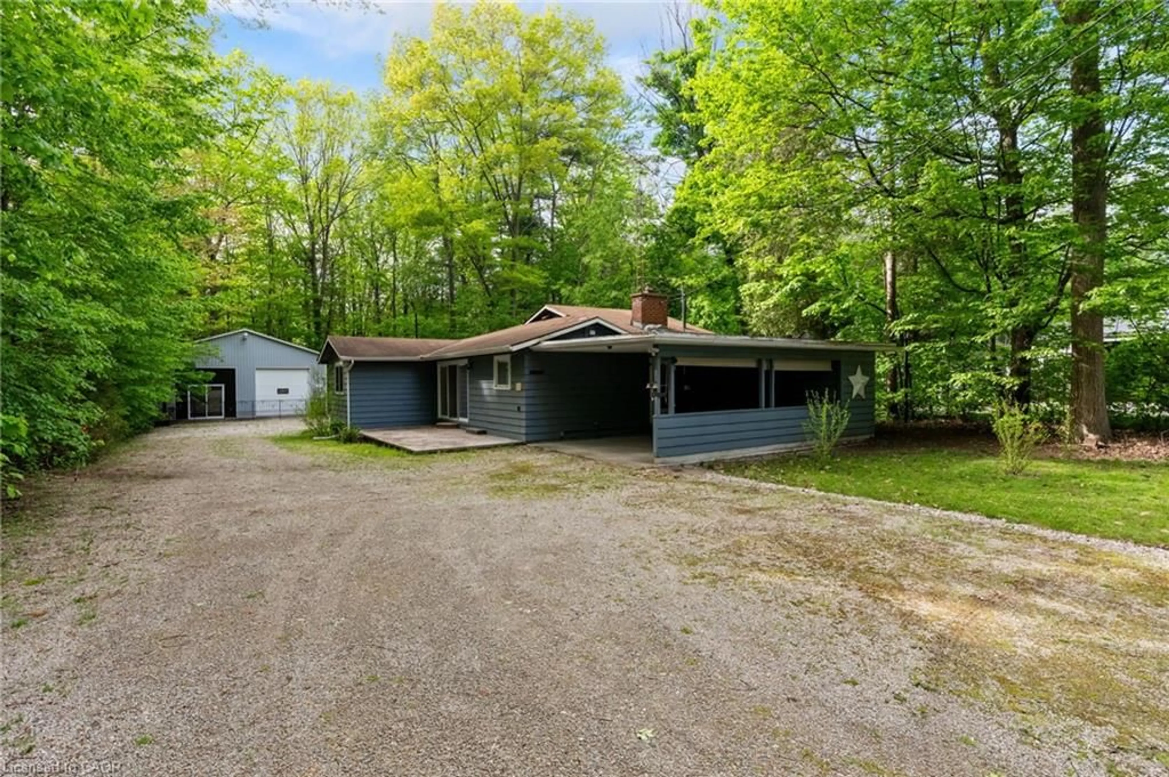 A pic from outside/outdoor area/front of a property/back of a property/a pic from drone, street for 223 Ontario St, Grand Bend Ontario N0M 1T0