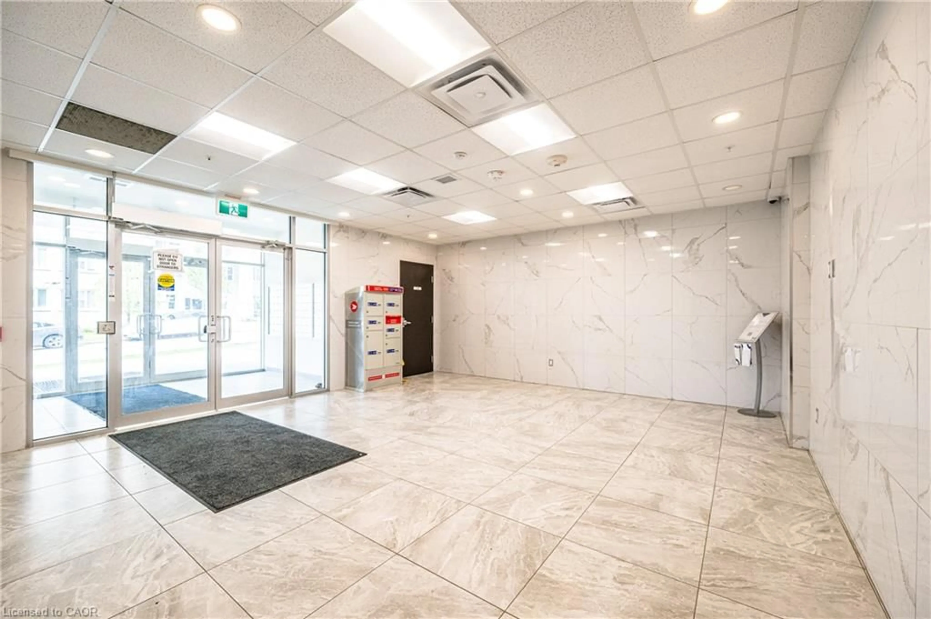 Indoor foyer for 246 Lester St #902, Waterloo Ontario N2L 0H1