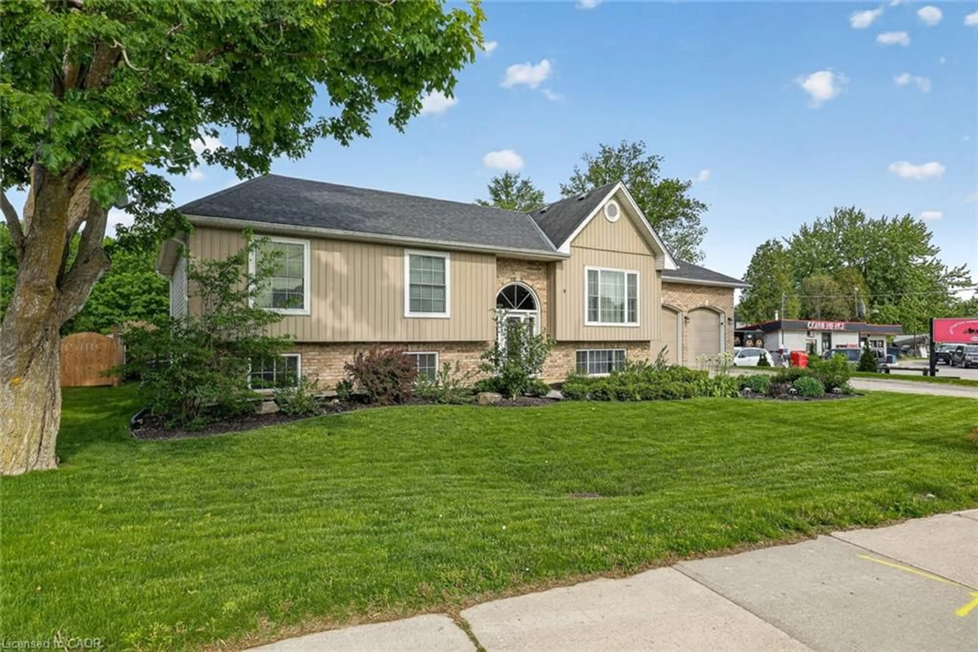 Home with vinyl exterior material, street for 9 West St, Springford Ontario N0J 1X0